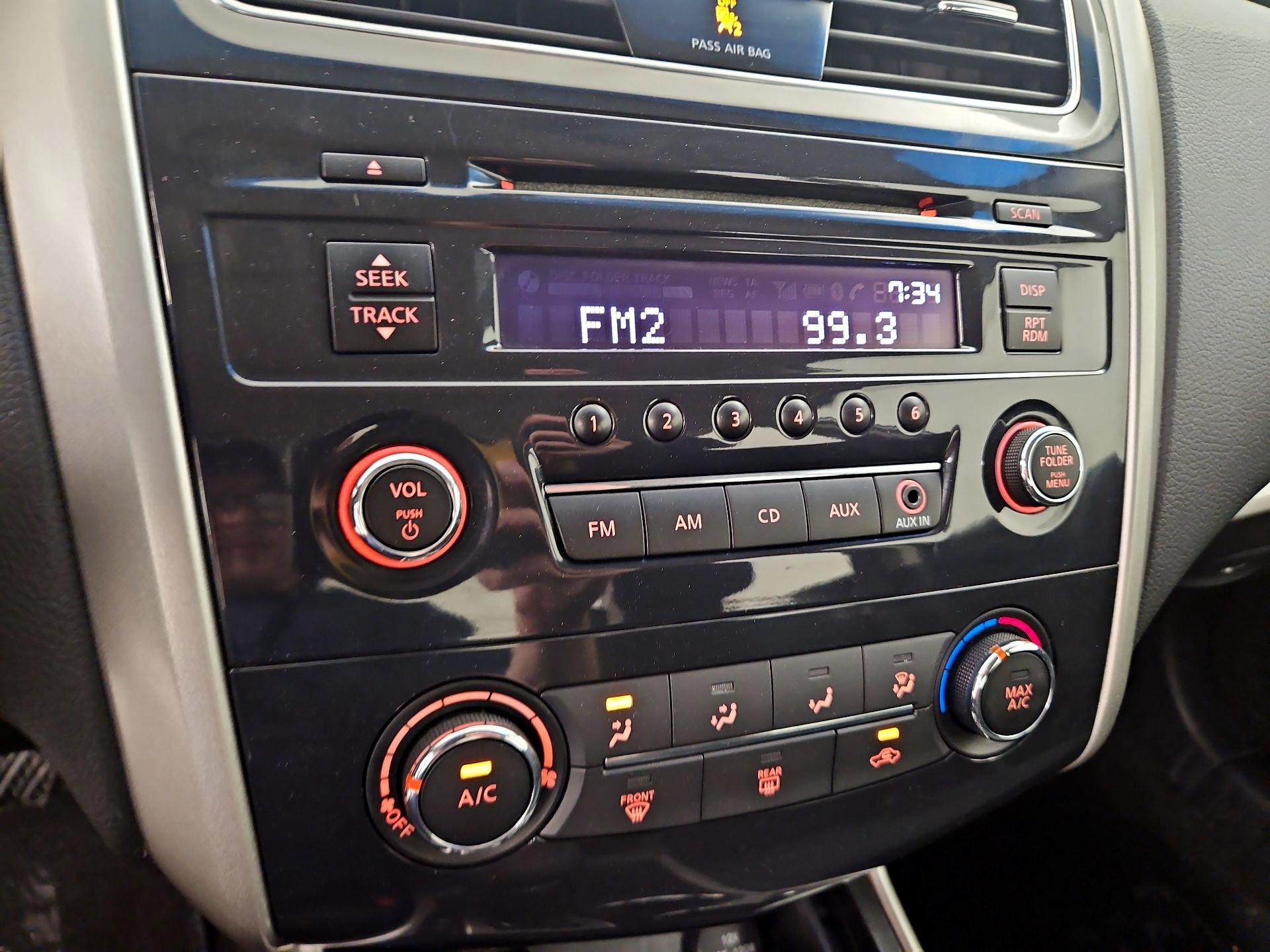 Thumbnail: 2014 Nissan Altima - 14