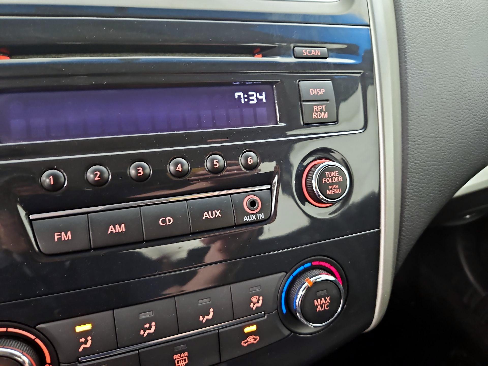Thumbnail: 2014 Nissan Altima - 17