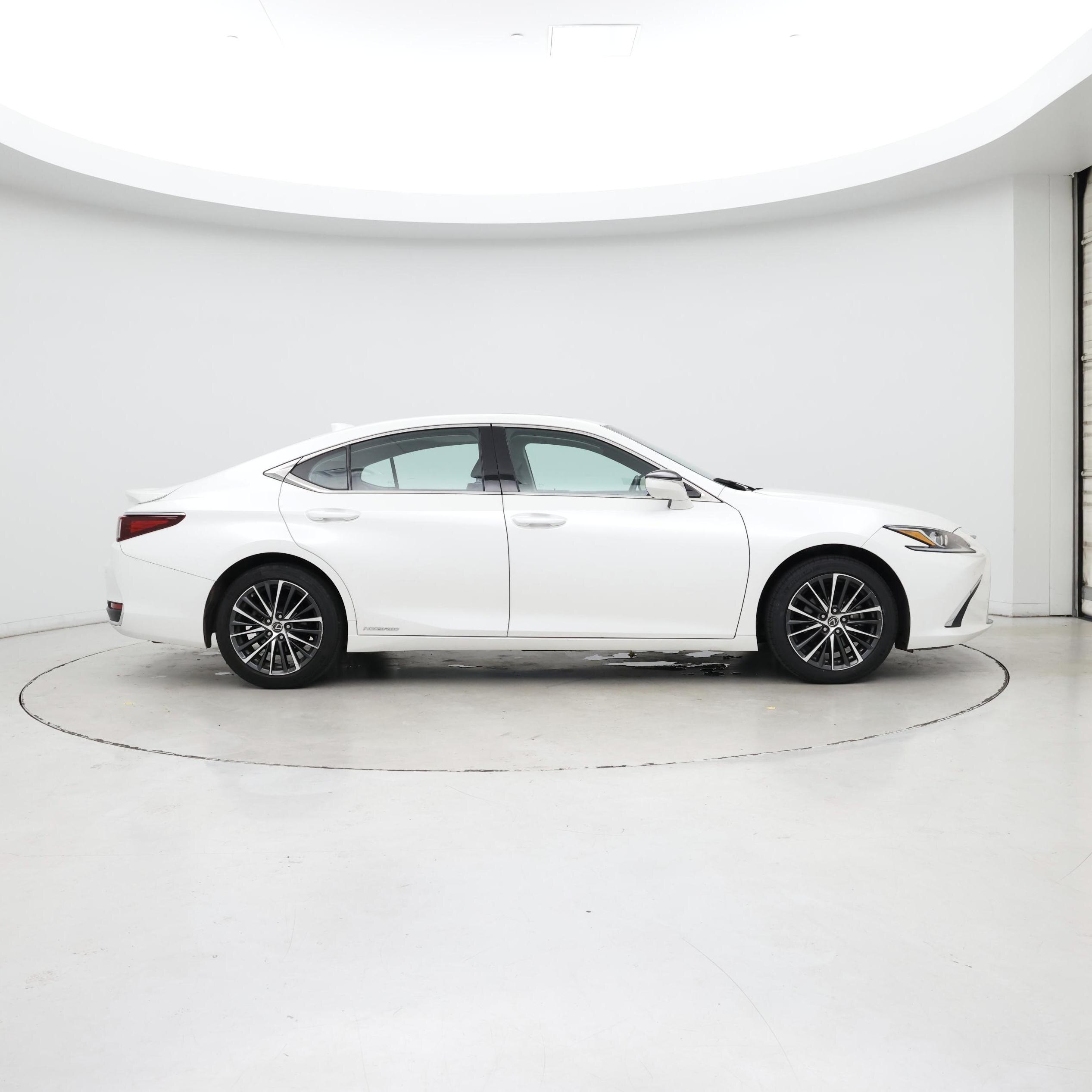 Thumbnail: 2022 Lexus ES - 7