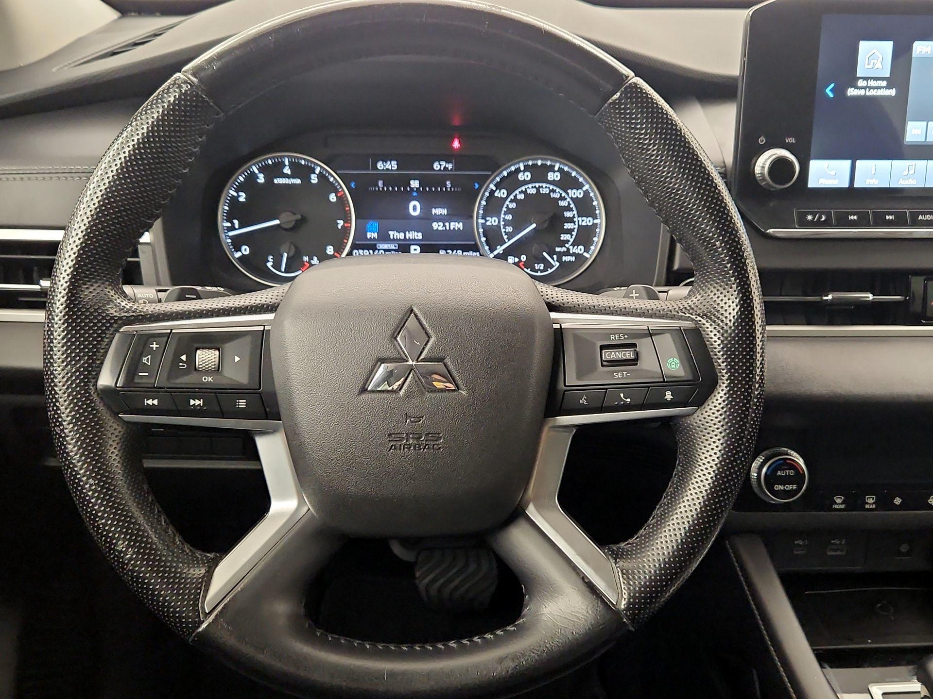 Thumbnail: 2022 Mitsubishi Outlander - 10