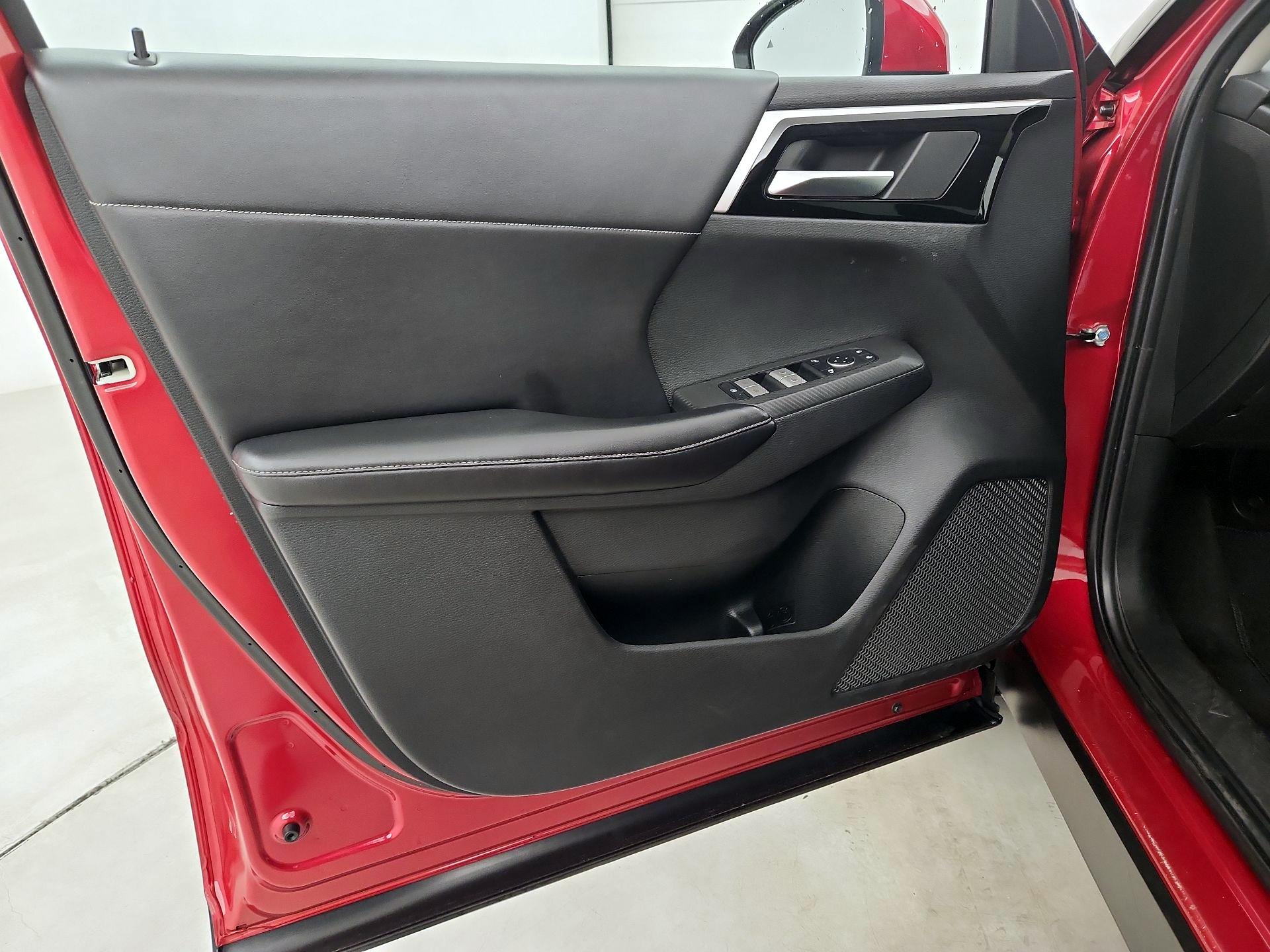 Thumbnail: 2022 Mitsubishi Outlander - 12
