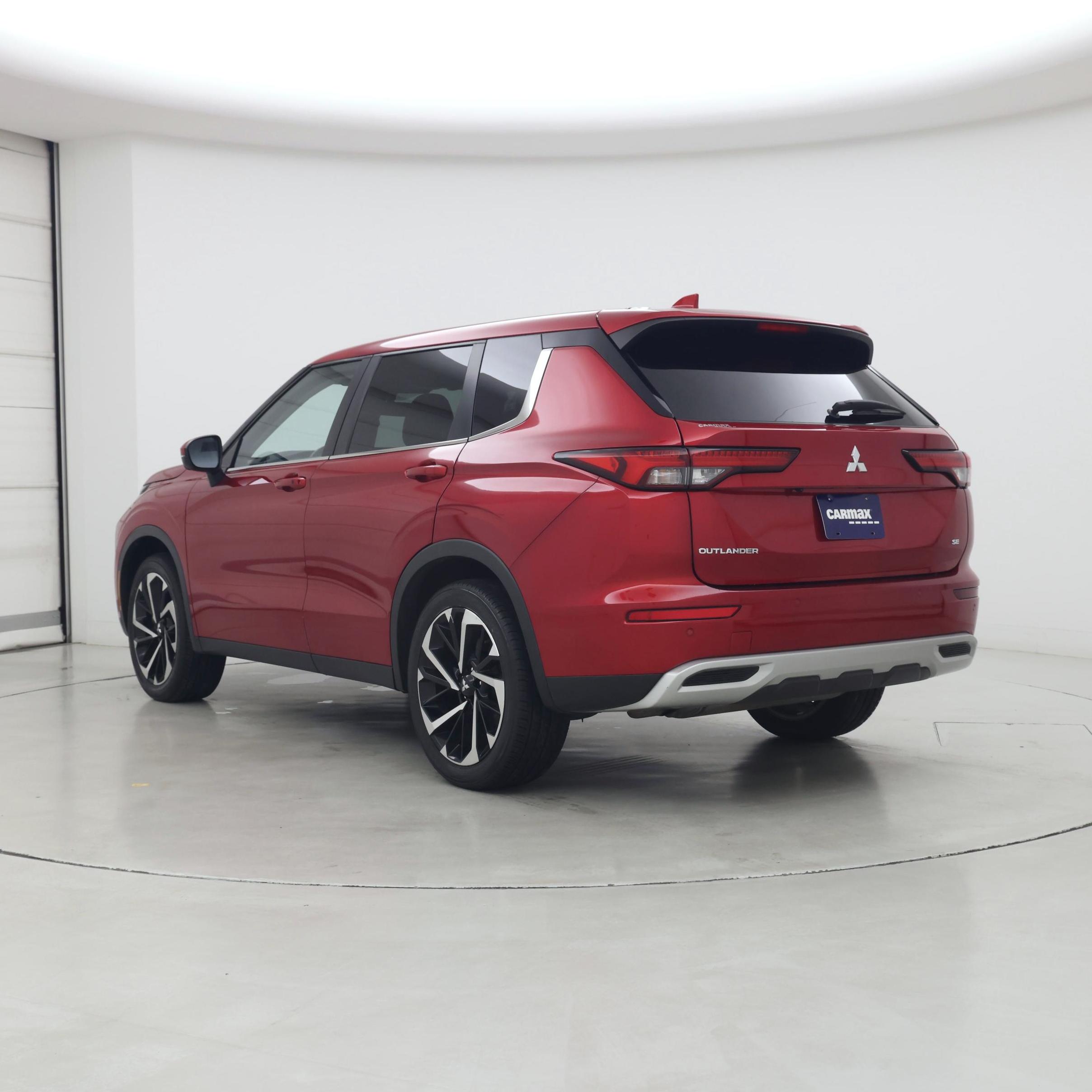 Thumbnail: 2022 Mitsubishi Outlander - 2