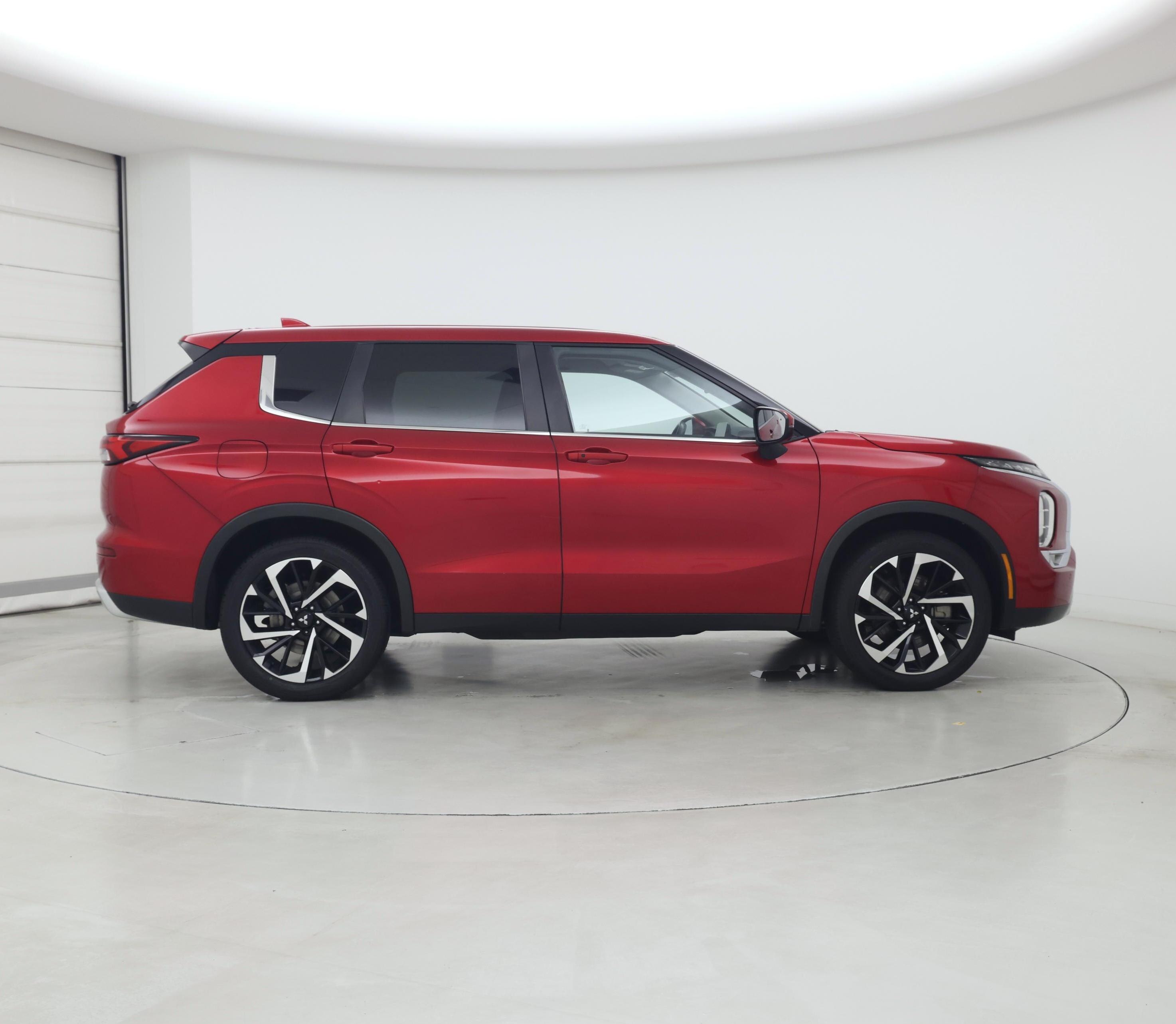 Thumbnail: 2022 Mitsubishi Outlander - 7