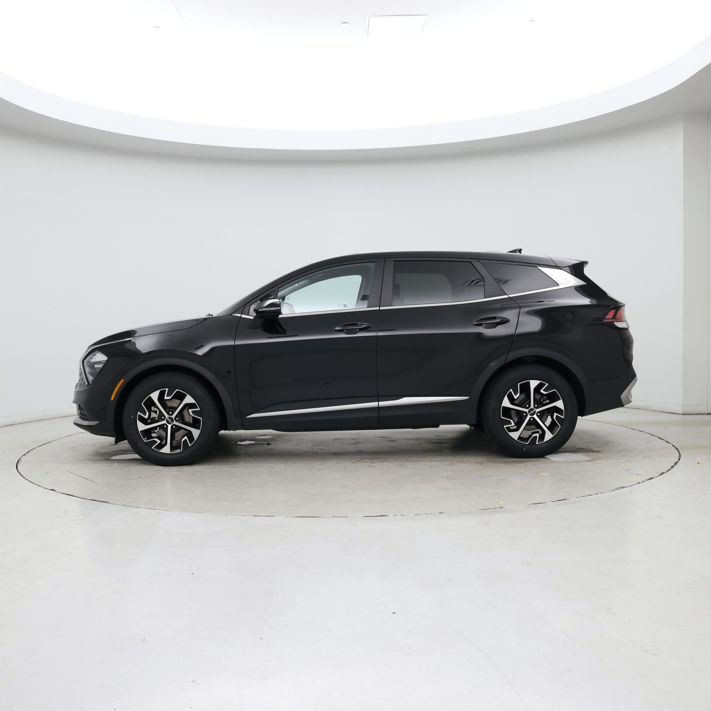 Thumbnail: 2023 Kia Sportage - 3