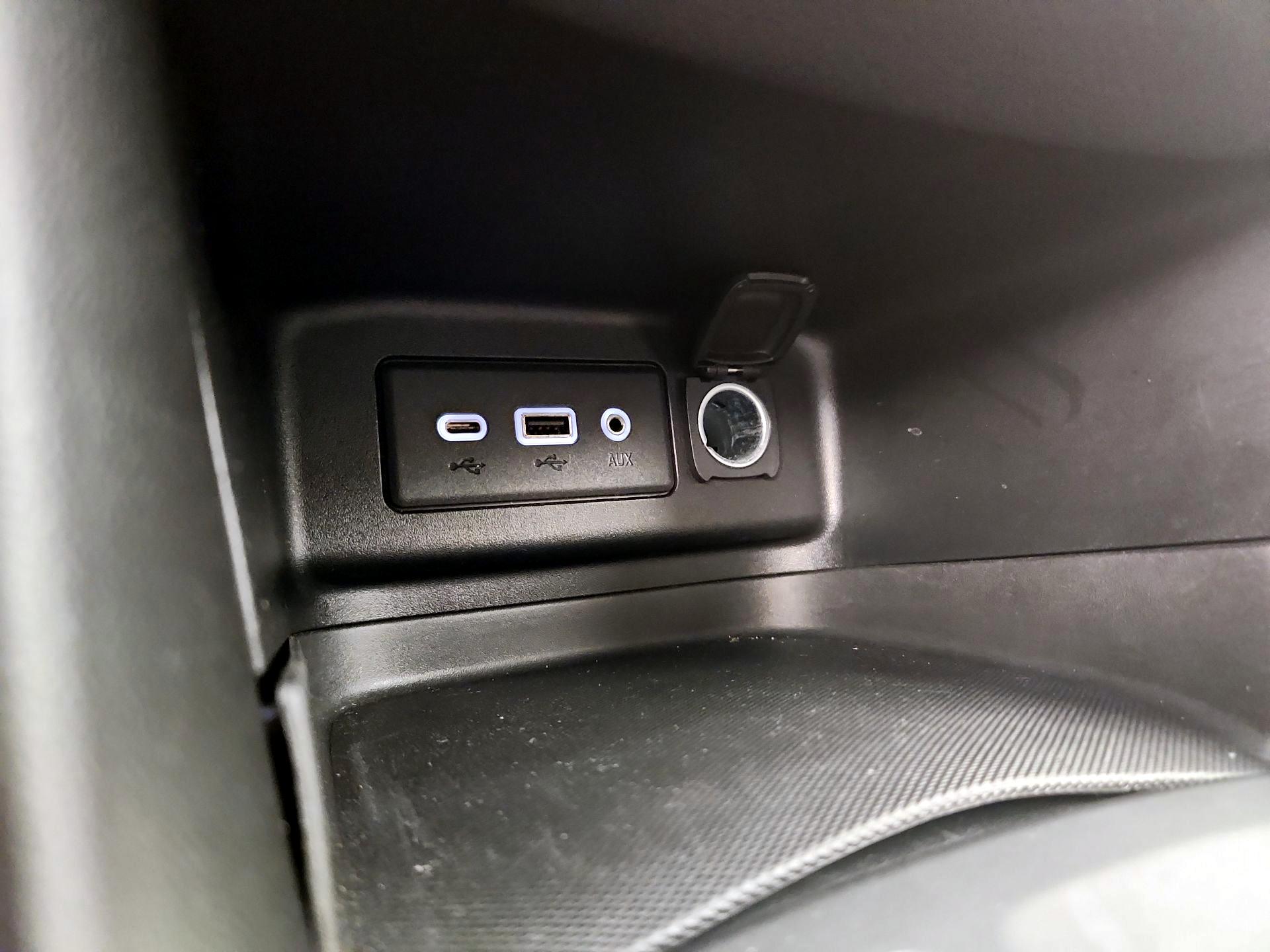 Thumbnail: 2020 Chevrolet Equinox - 18