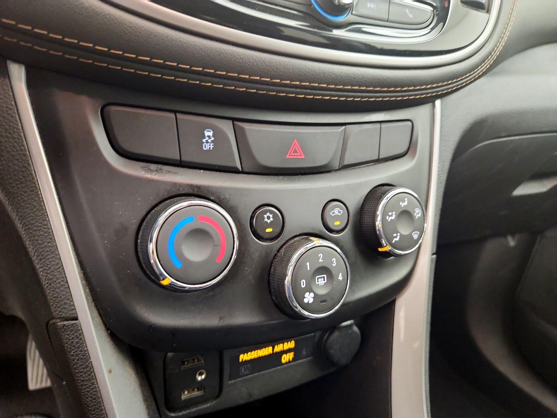 Thumbnail: 2021 Chevrolet Trax - 16