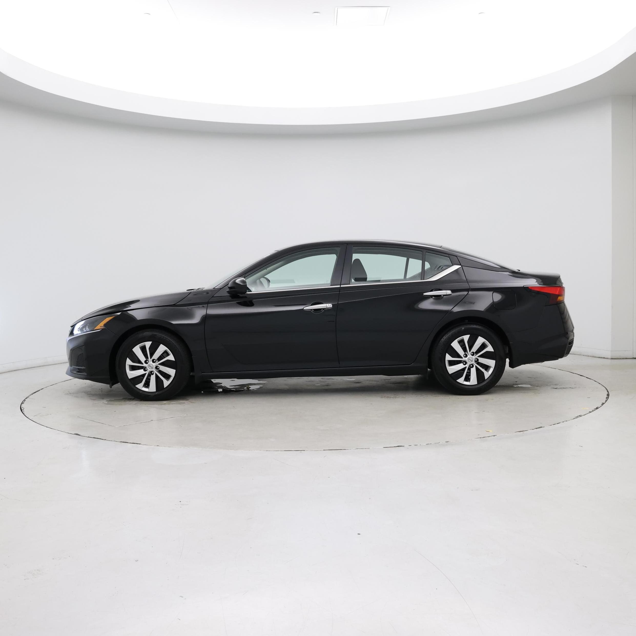 Thumbnail: 2023 Nissan Altima - 3