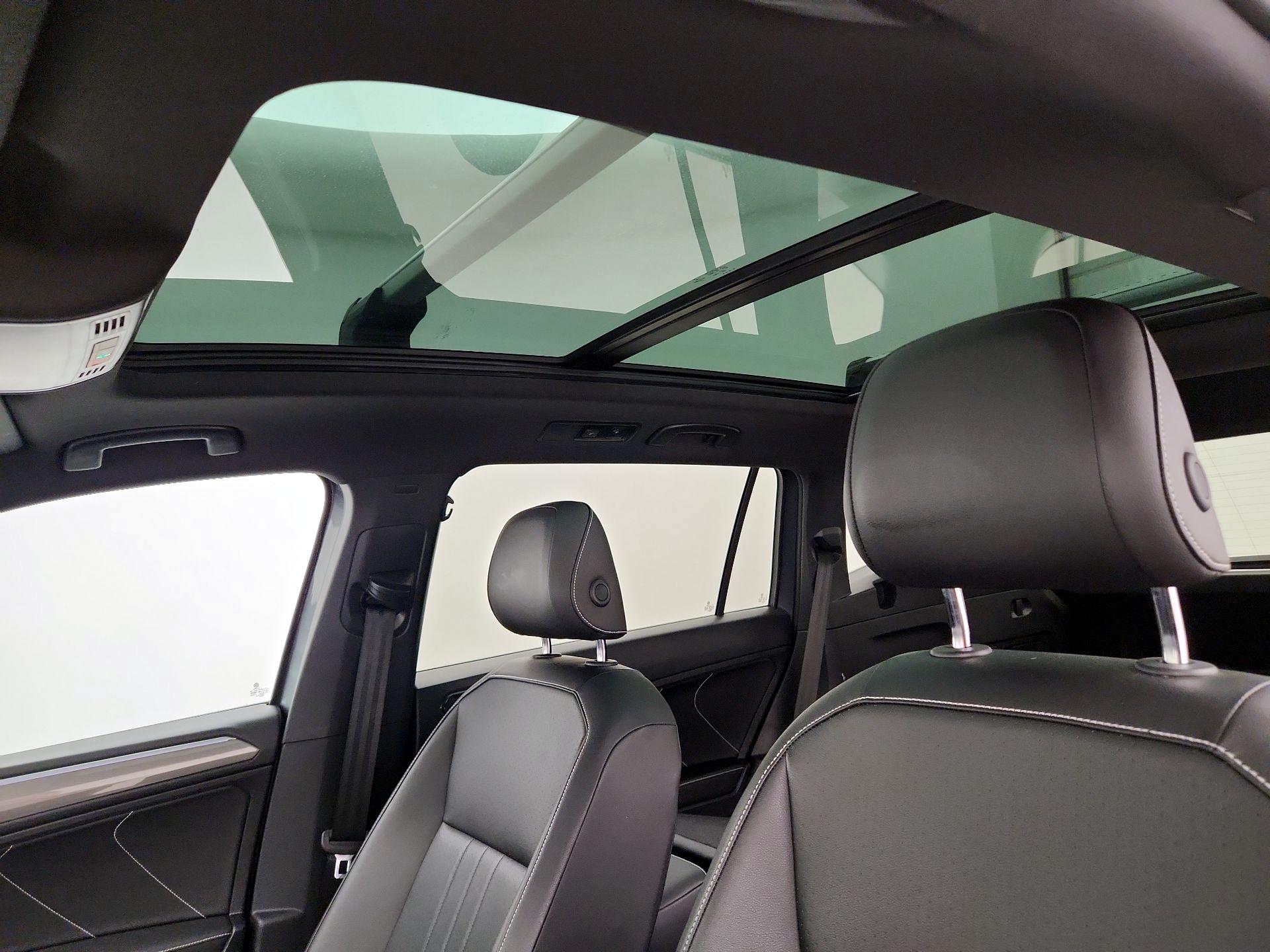 Thumbnail: 2022 Volkswagen Tiguan - 19
