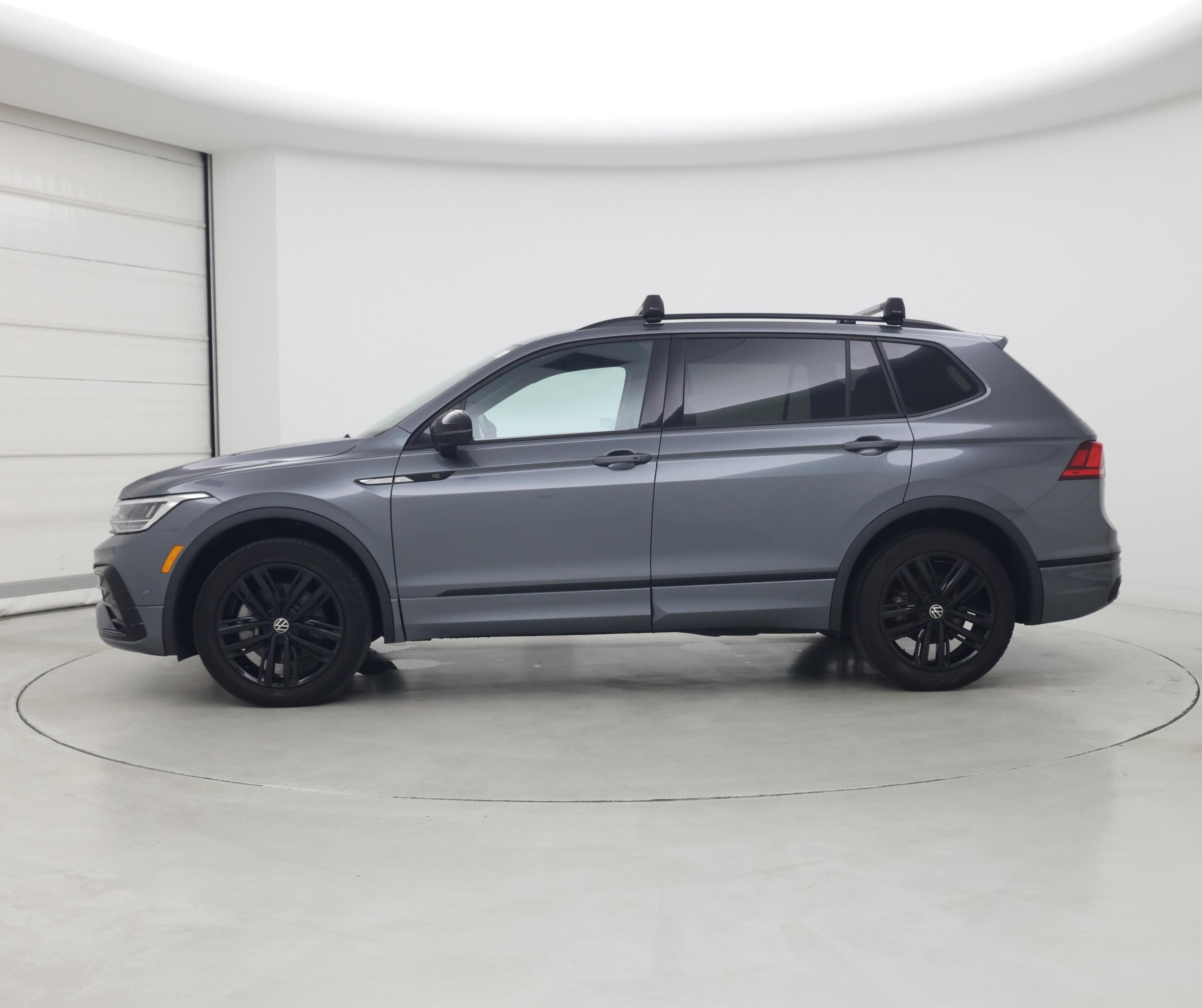 Thumbnail: 2022 Volkswagen Tiguan - 3