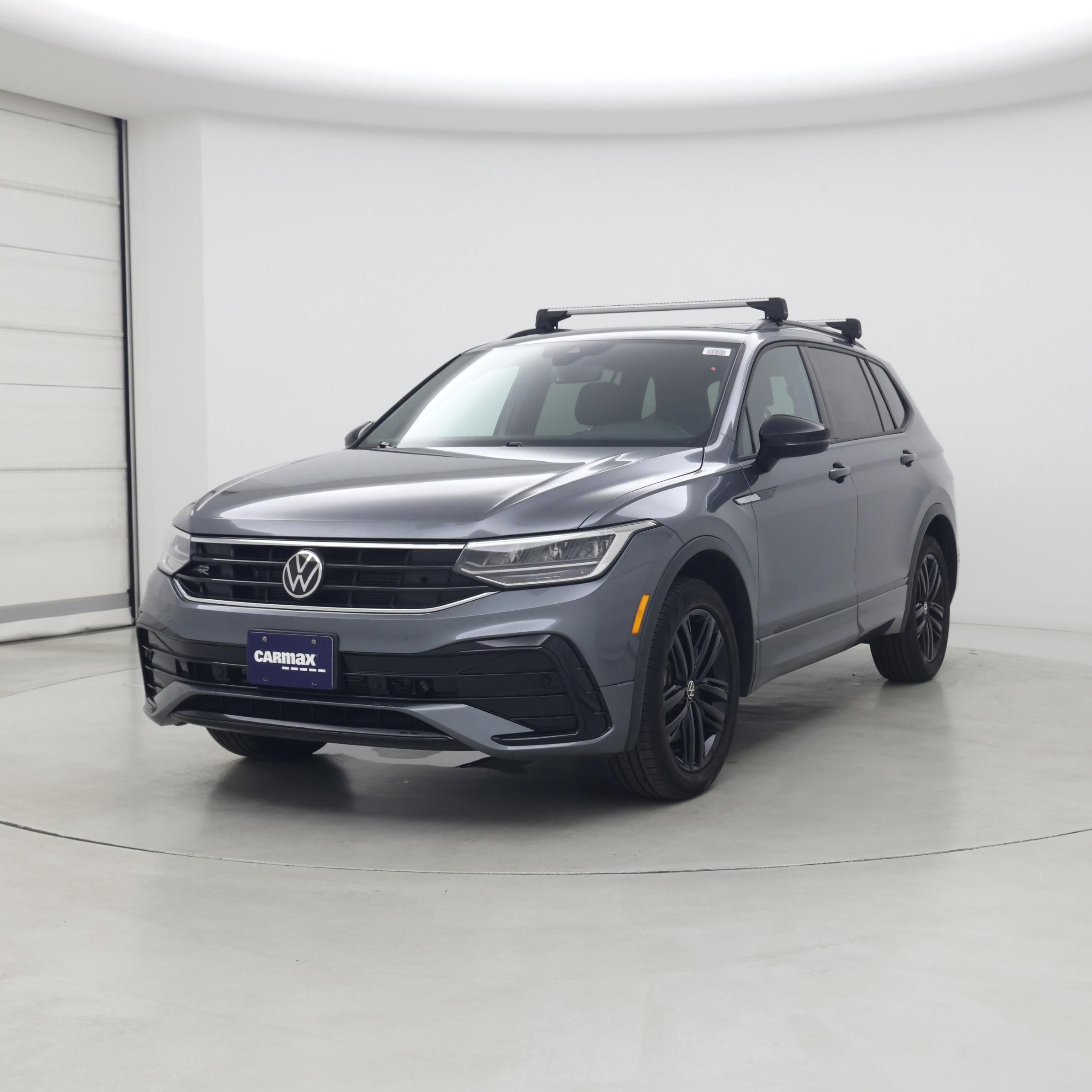 Thumbnail: 2022 Volkswagen Tiguan - 4