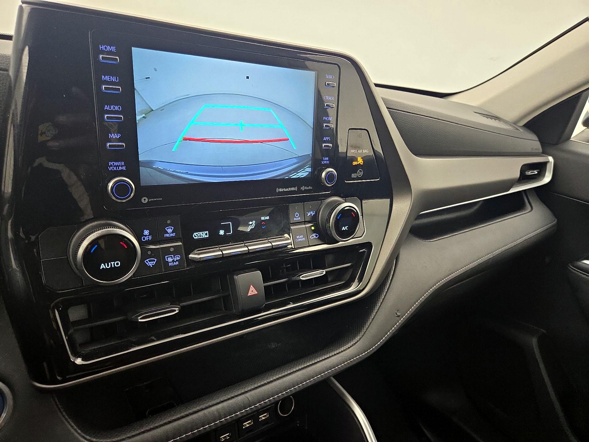 Thumbnail: 2020 Toyota Highlander - 14