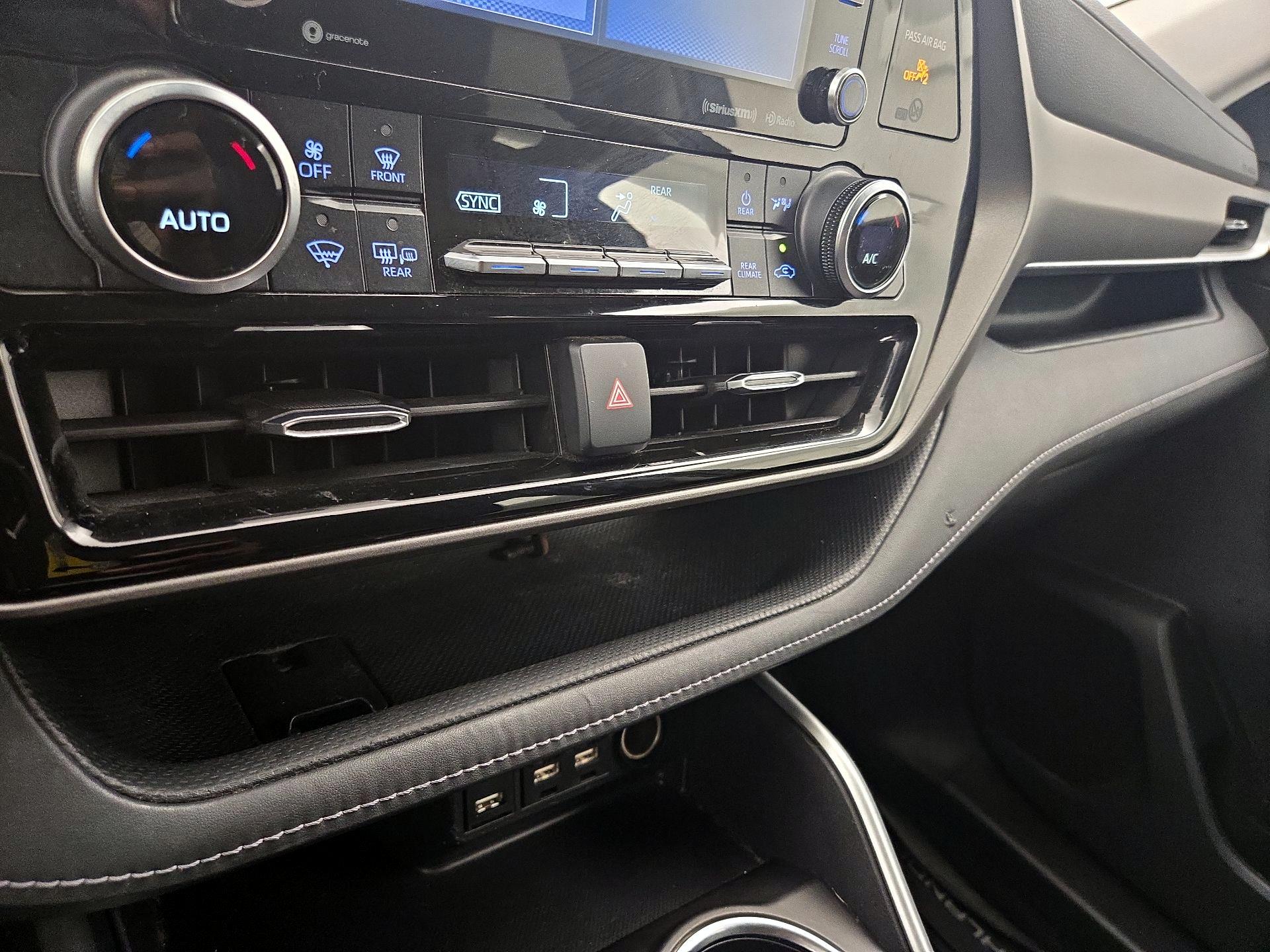 Thumbnail: 2020 Toyota Highlander - 16