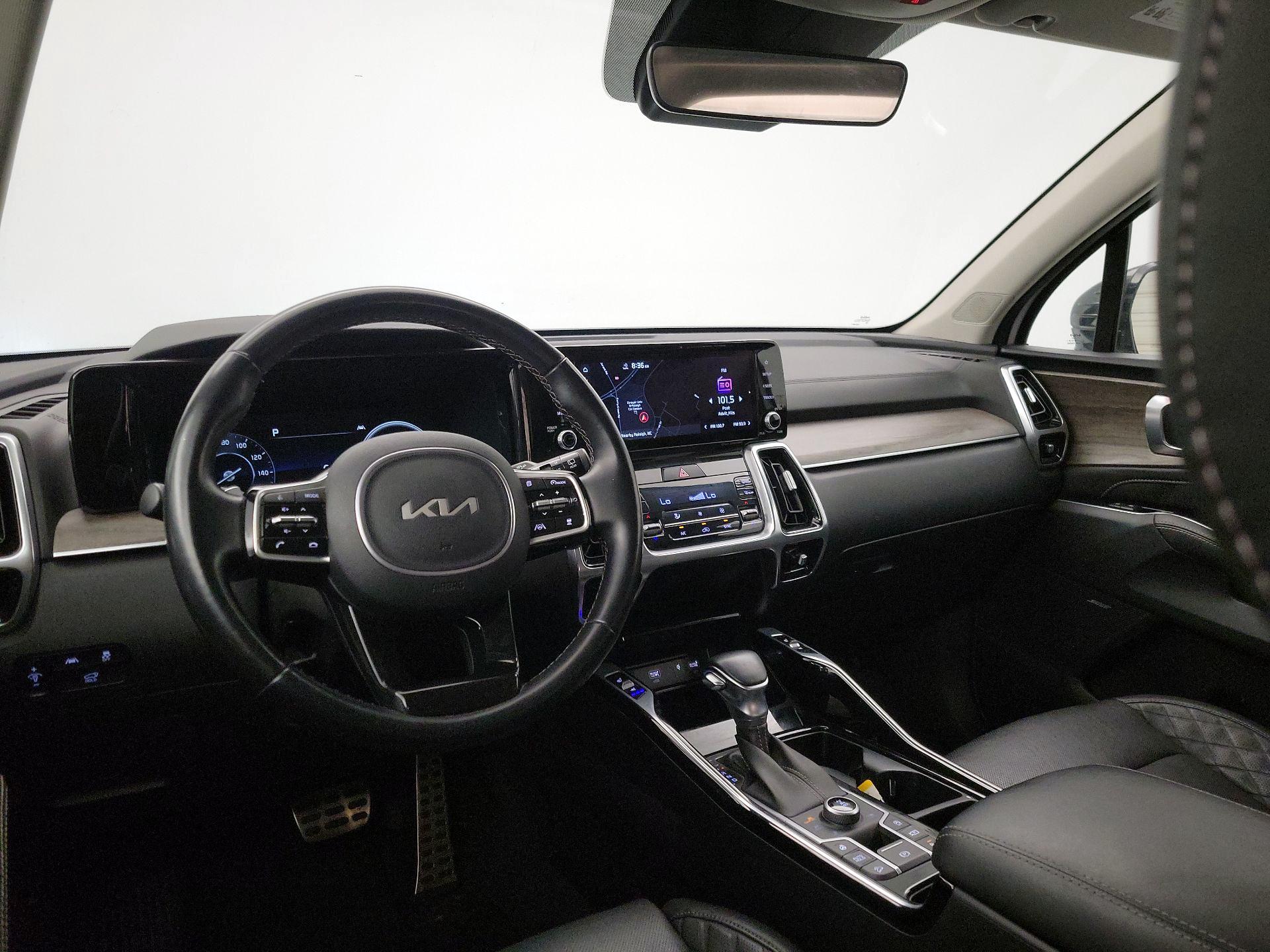Thumbnail: 2022 Kia Sorento - 9