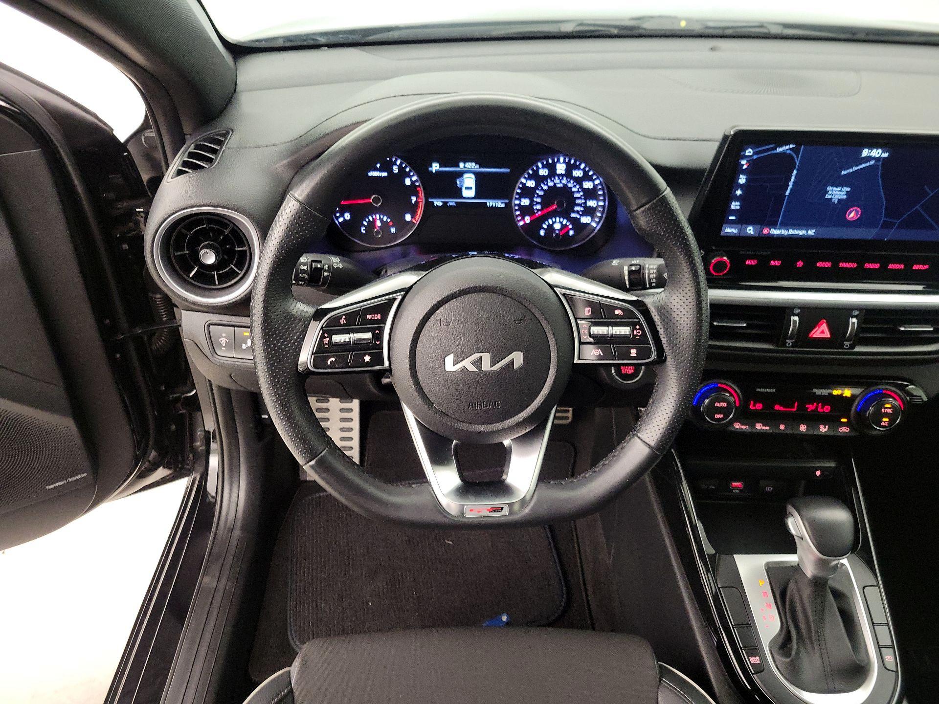 Thumbnail: 2022 Kia Forte - 10