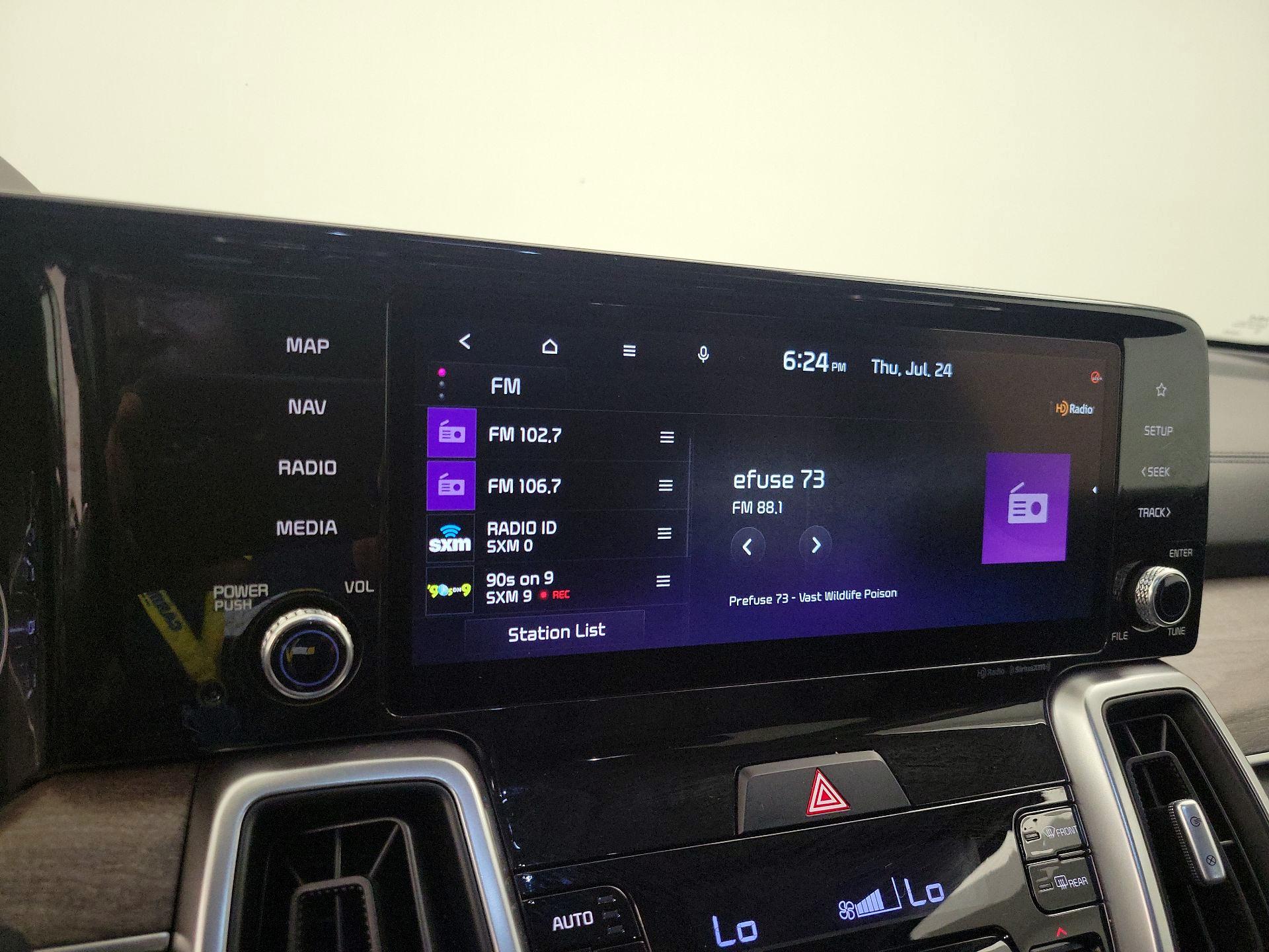 Thumbnail: 2022 Kia Sorento - 16