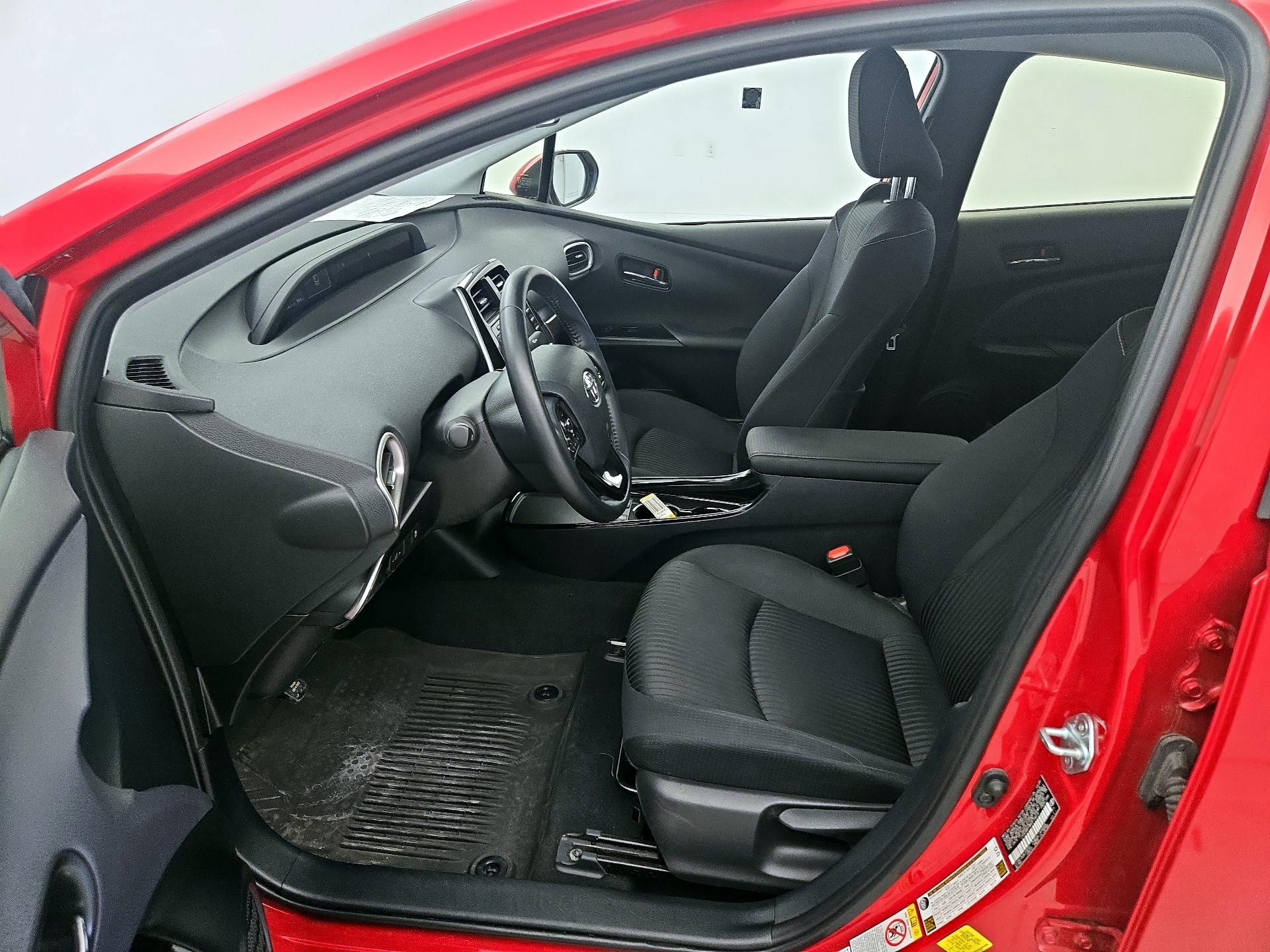 Thumbnail: 2021 Toyota Prius Prime - 11