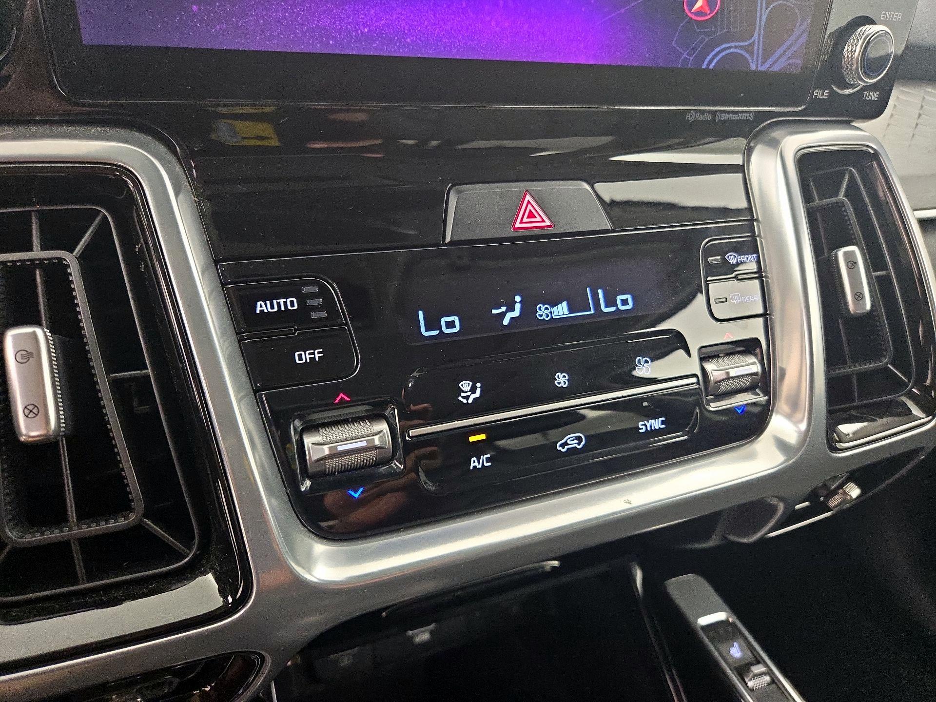 Thumbnail: 2023 Kia Sorento - 17