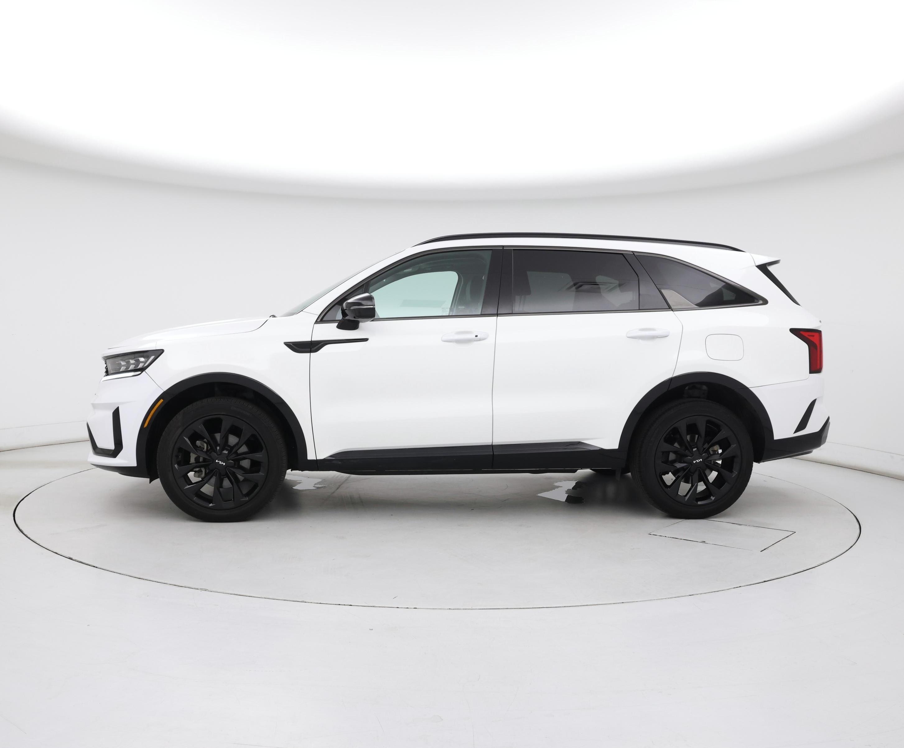 Thumbnail: 2023 Kia Sorento - 3
