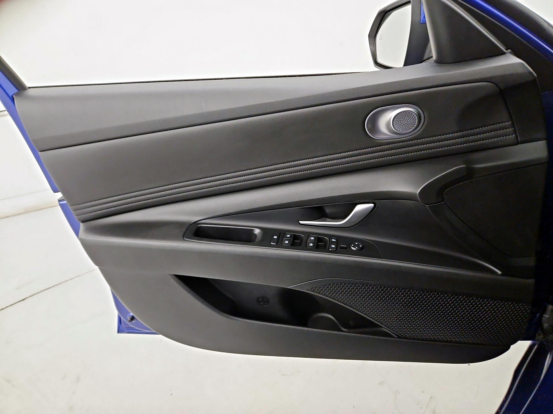 Thumbnail: 2023 Hyundai Elantra - 12
