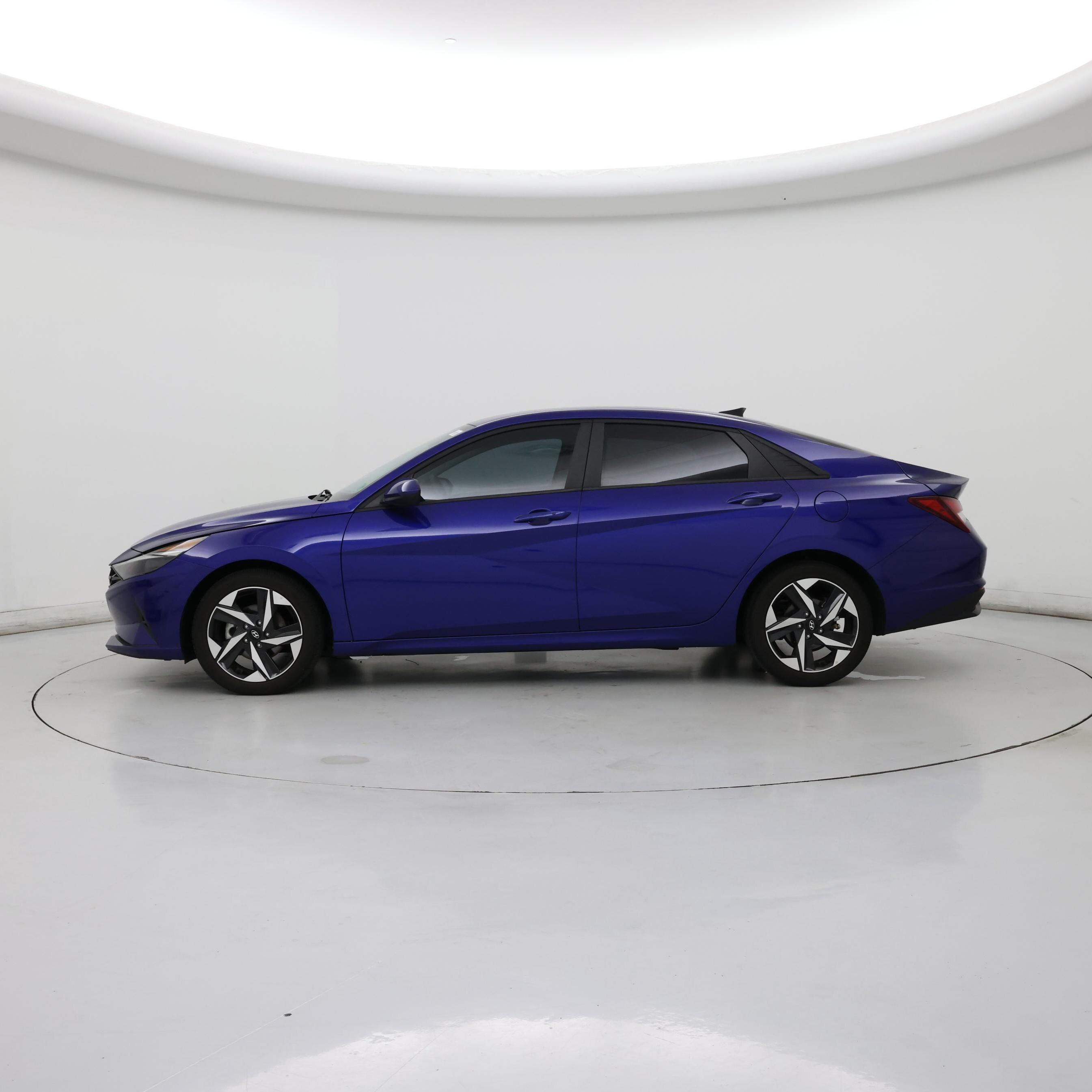 Thumbnail: 2023 Hyundai Elantra - 3