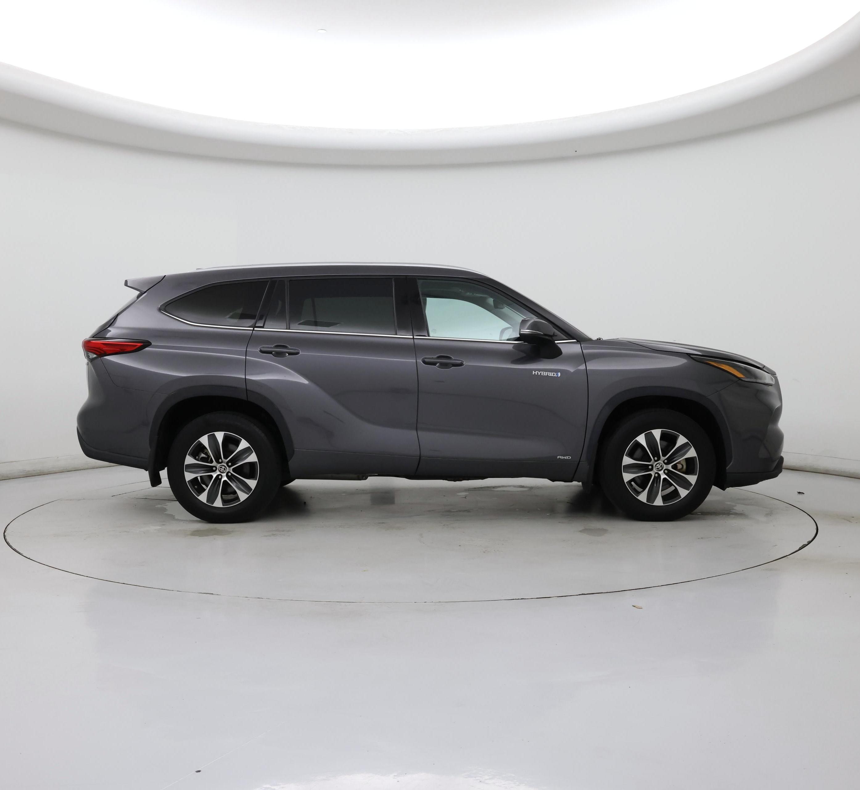 Thumbnail: 2021 Toyota Highlander - 7