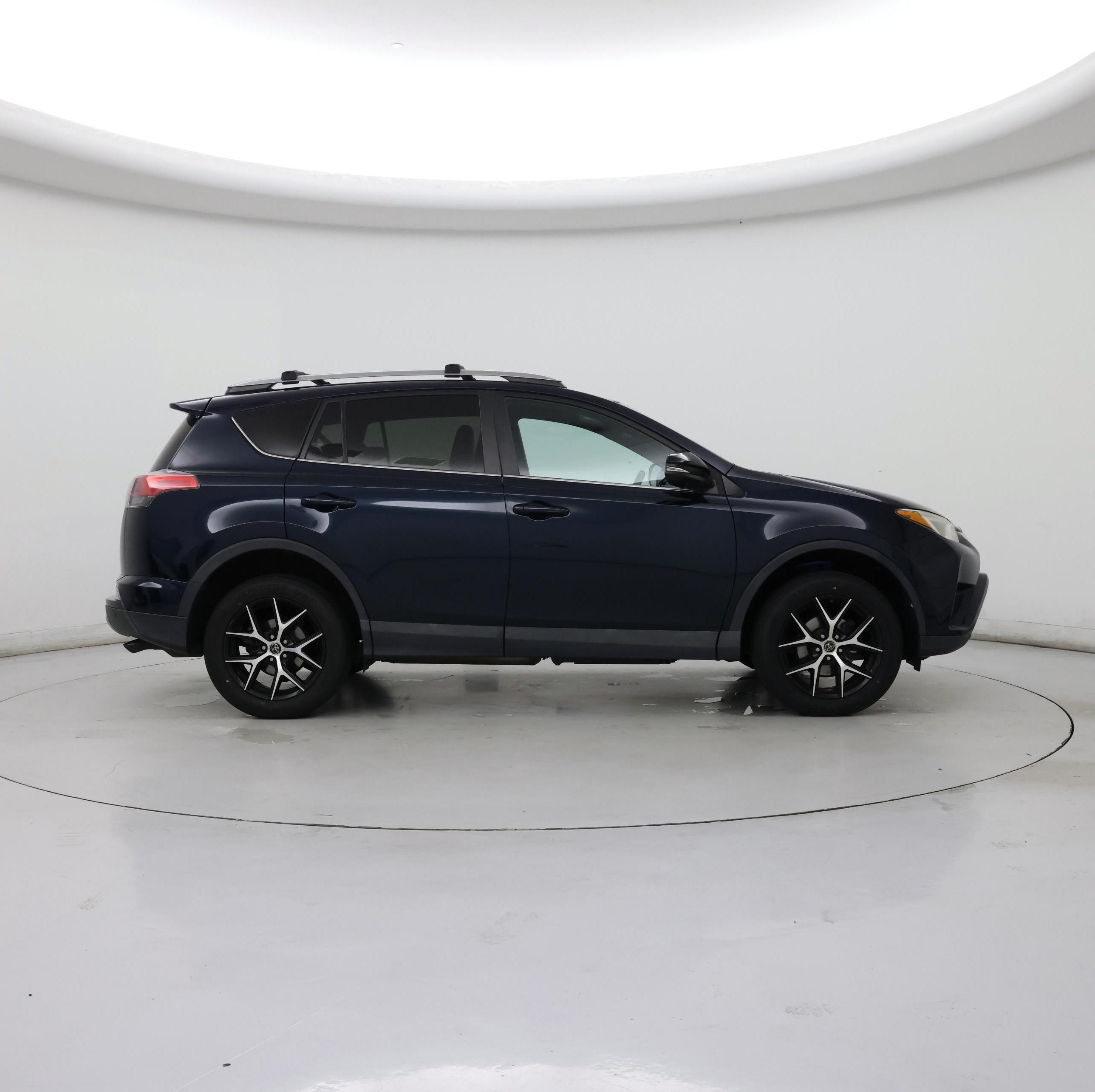 Thumbnail: 2017 Toyota RAV4 - 7