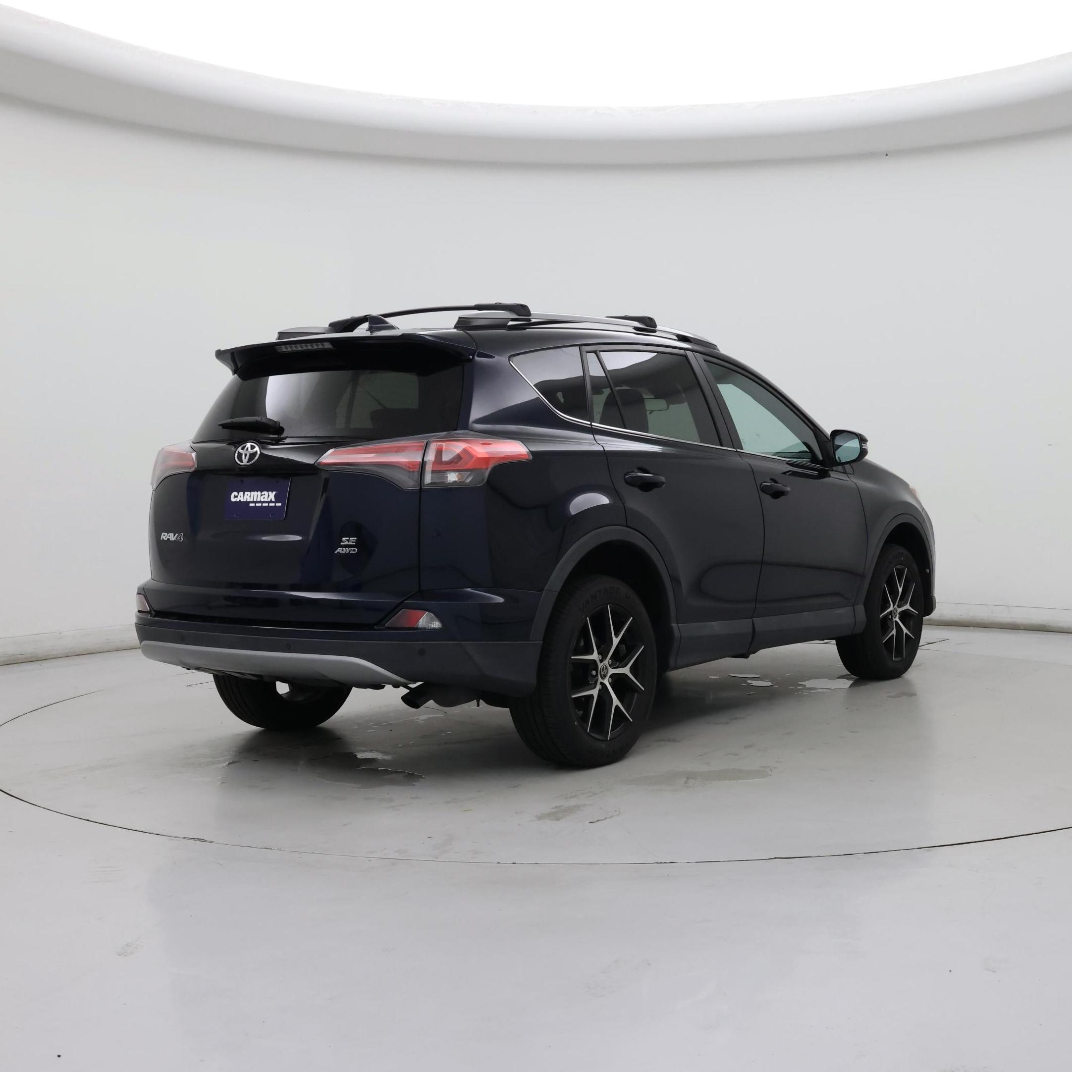 Thumbnail: 2017 Toyota RAV4 - 8