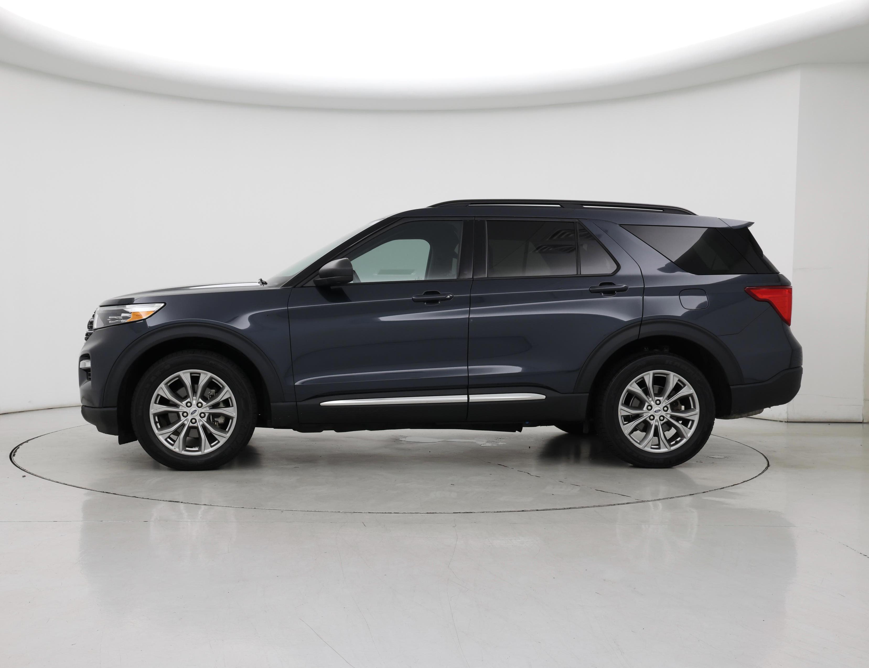 Thumbnail: 2022 Ford Explorer - 3