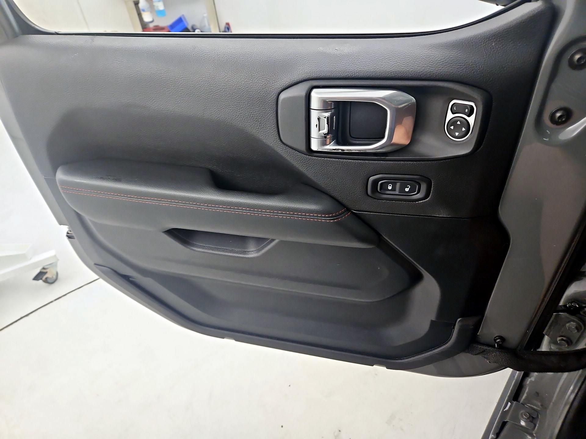 Thumbnail: 2021 Jeep Gladiator - 12