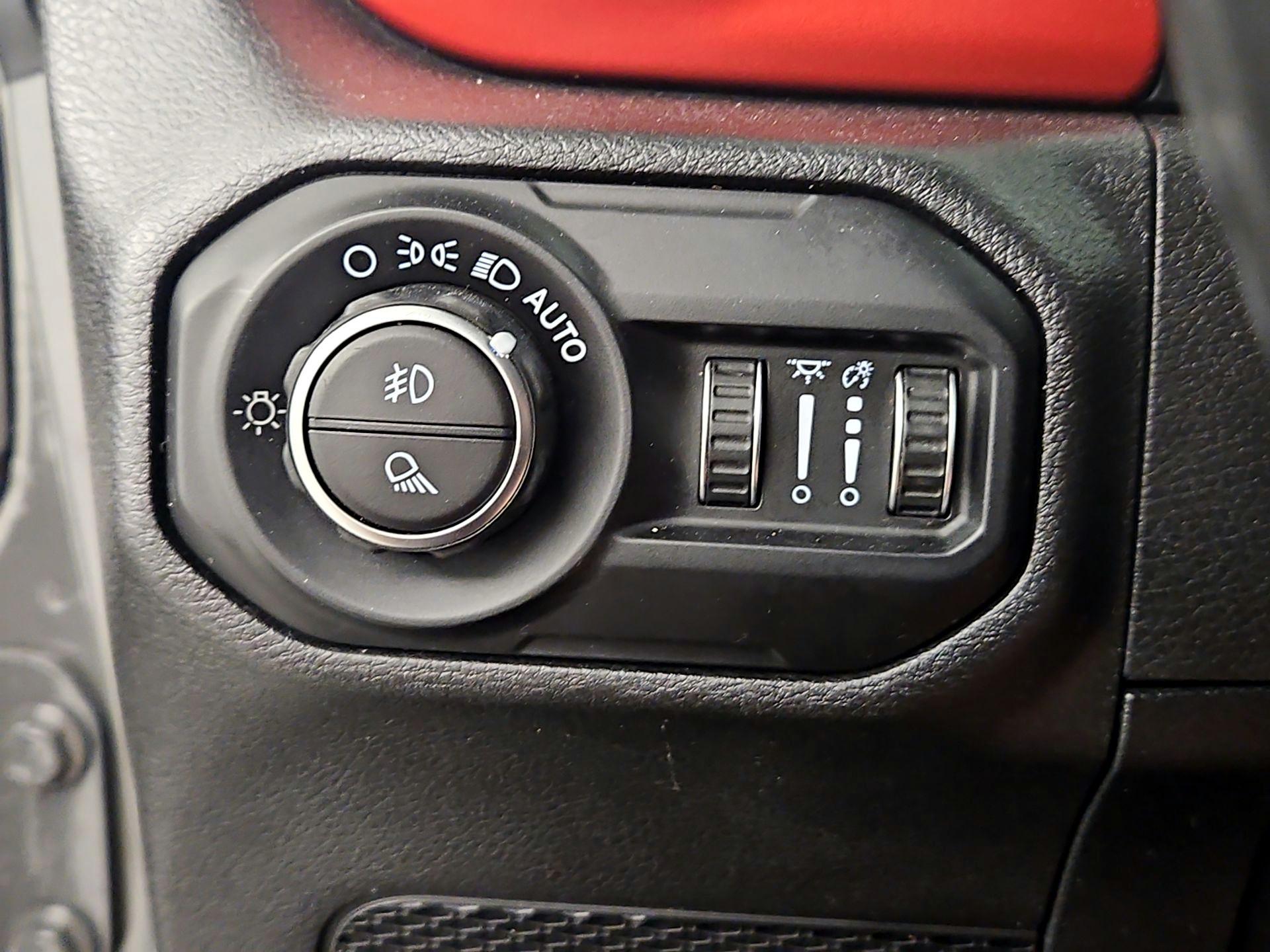 Thumbnail: 2021 Jeep Gladiator - 13
