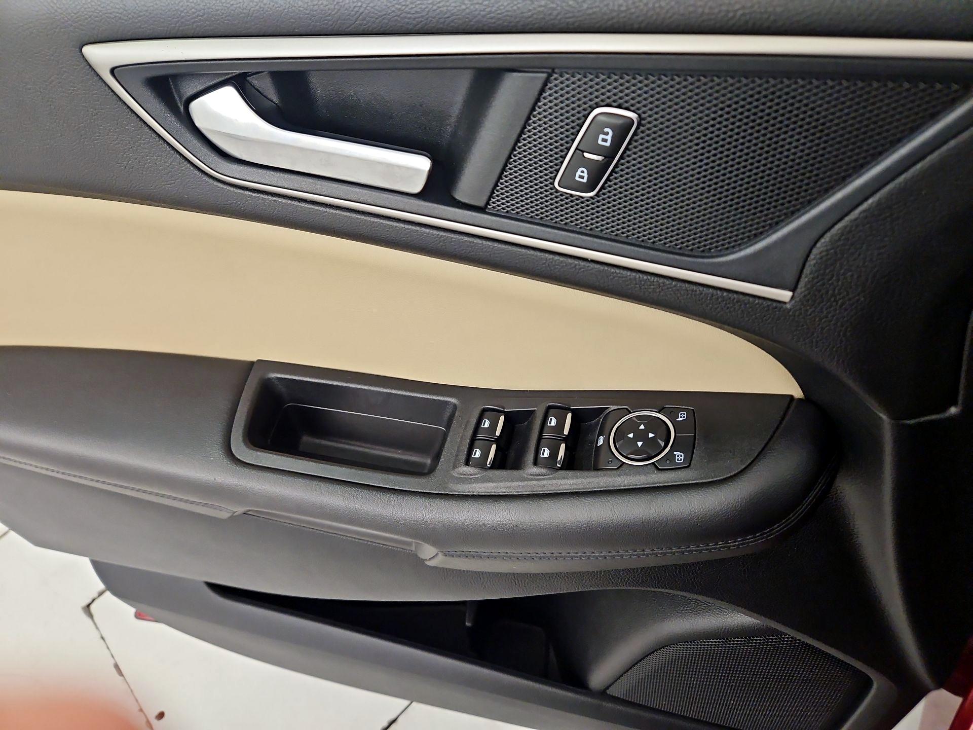 Thumbnail: 2022 Ford Edge - 12