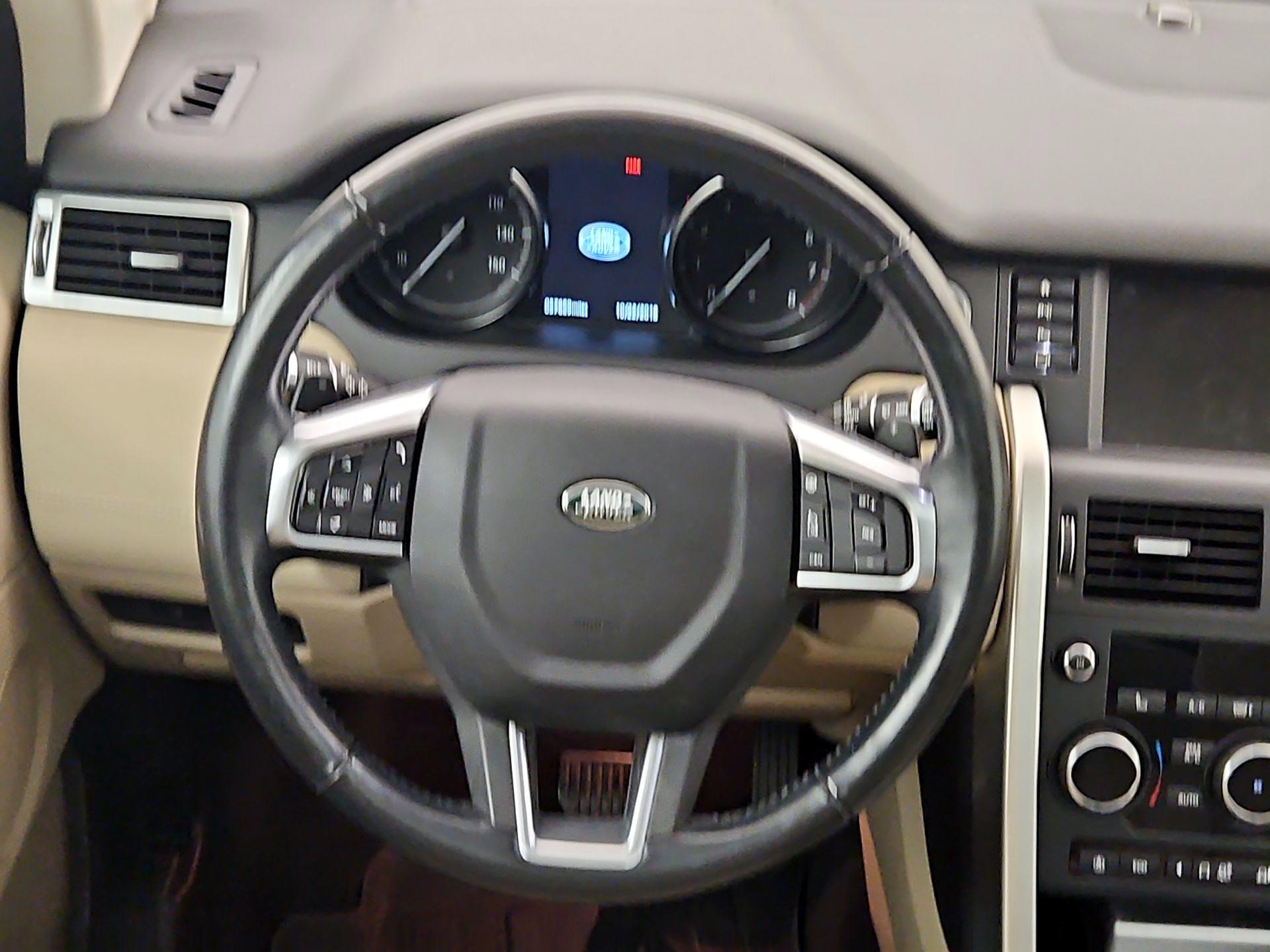Thumbnail: 2018 Land Rover Discovery Sport - 10