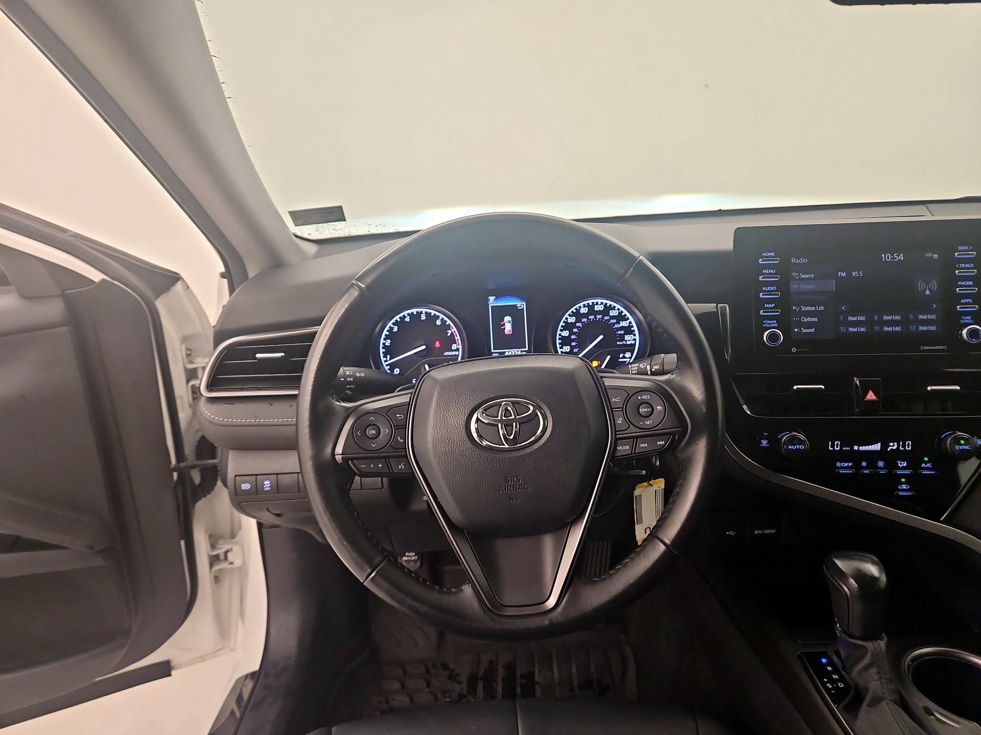 Thumbnail: 2022 Toyota Camry - 10