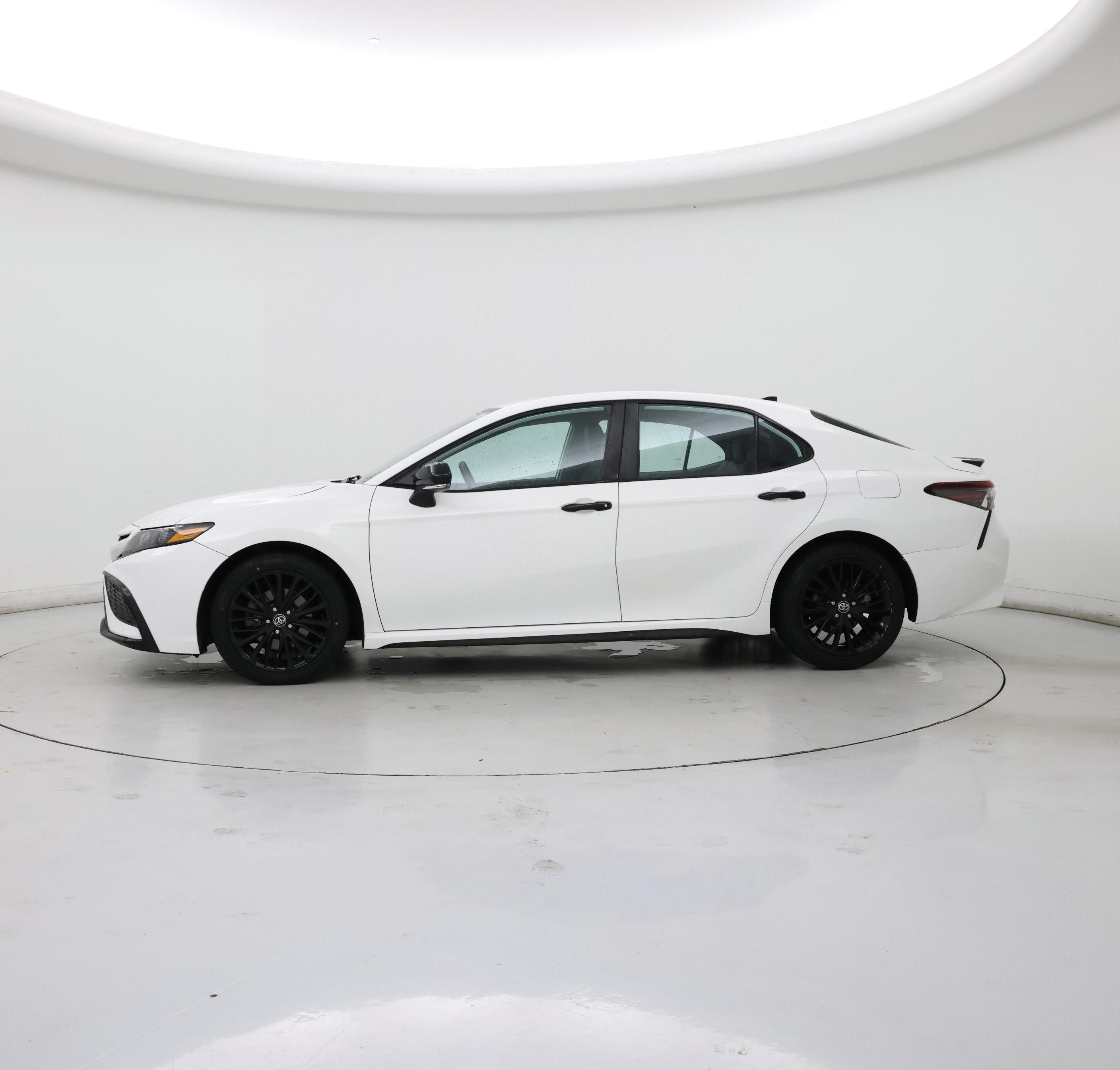 Thumbnail: 2022 Toyota Camry - 3