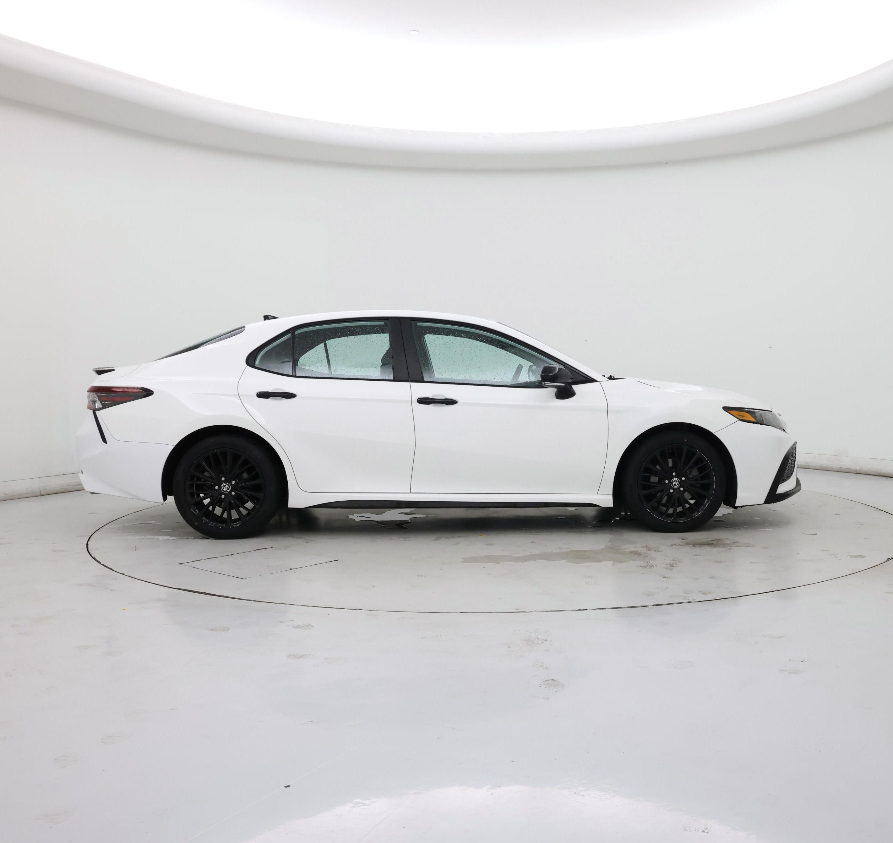 Thumbnail: 2022 Toyota Camry - 7