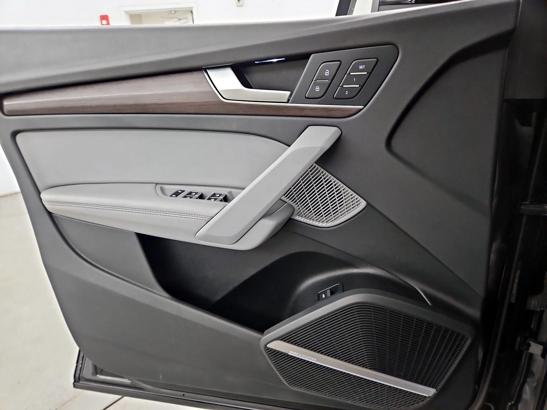 Thumbnail: 2022 Audi Q5 - 12