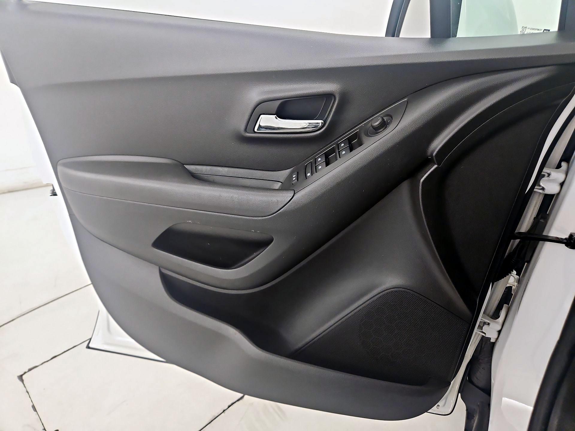 Thumbnail: 2020 Chevrolet Trax - 12