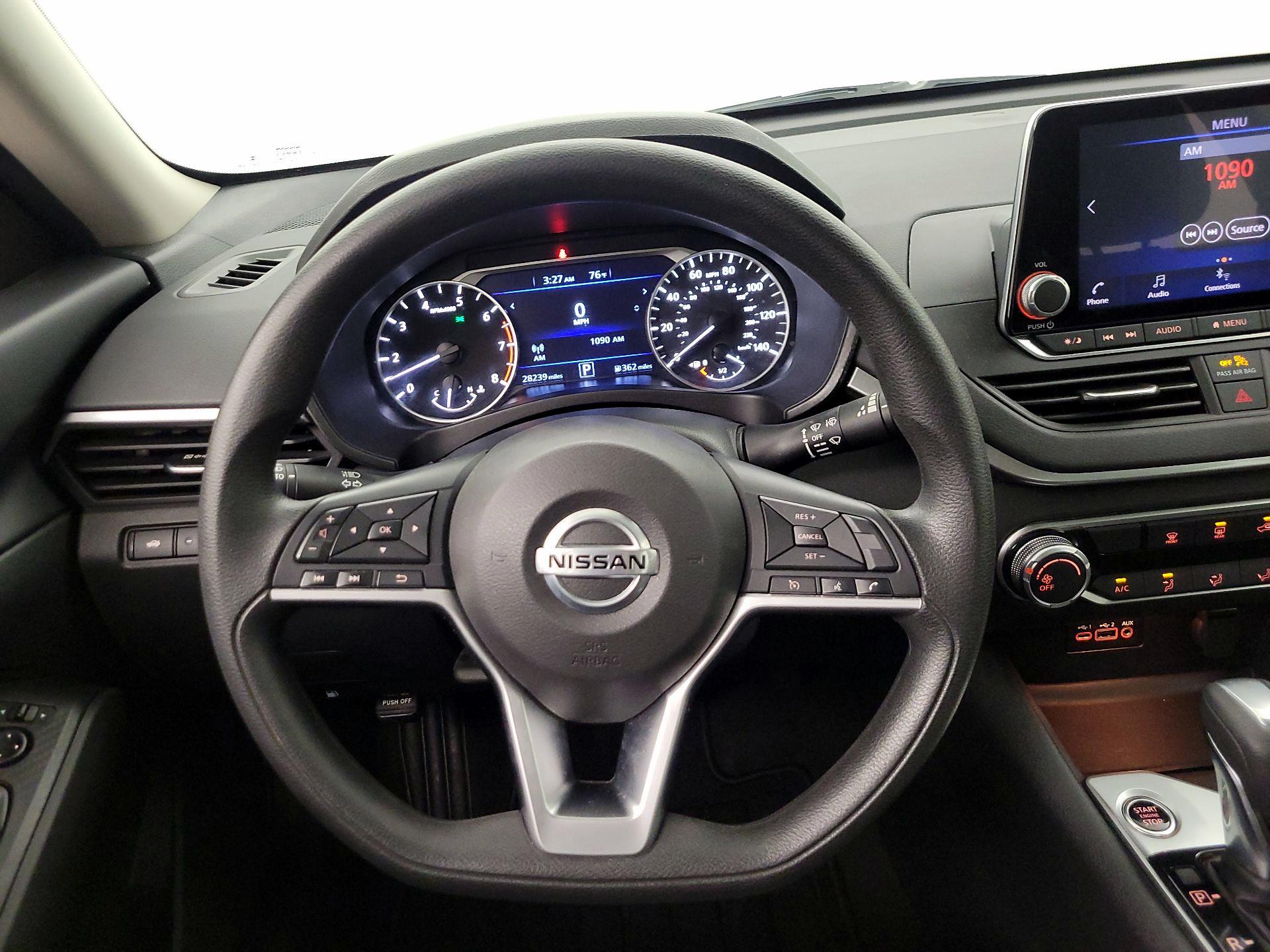 Thumbnail: 2022 Nissan Altima - 10