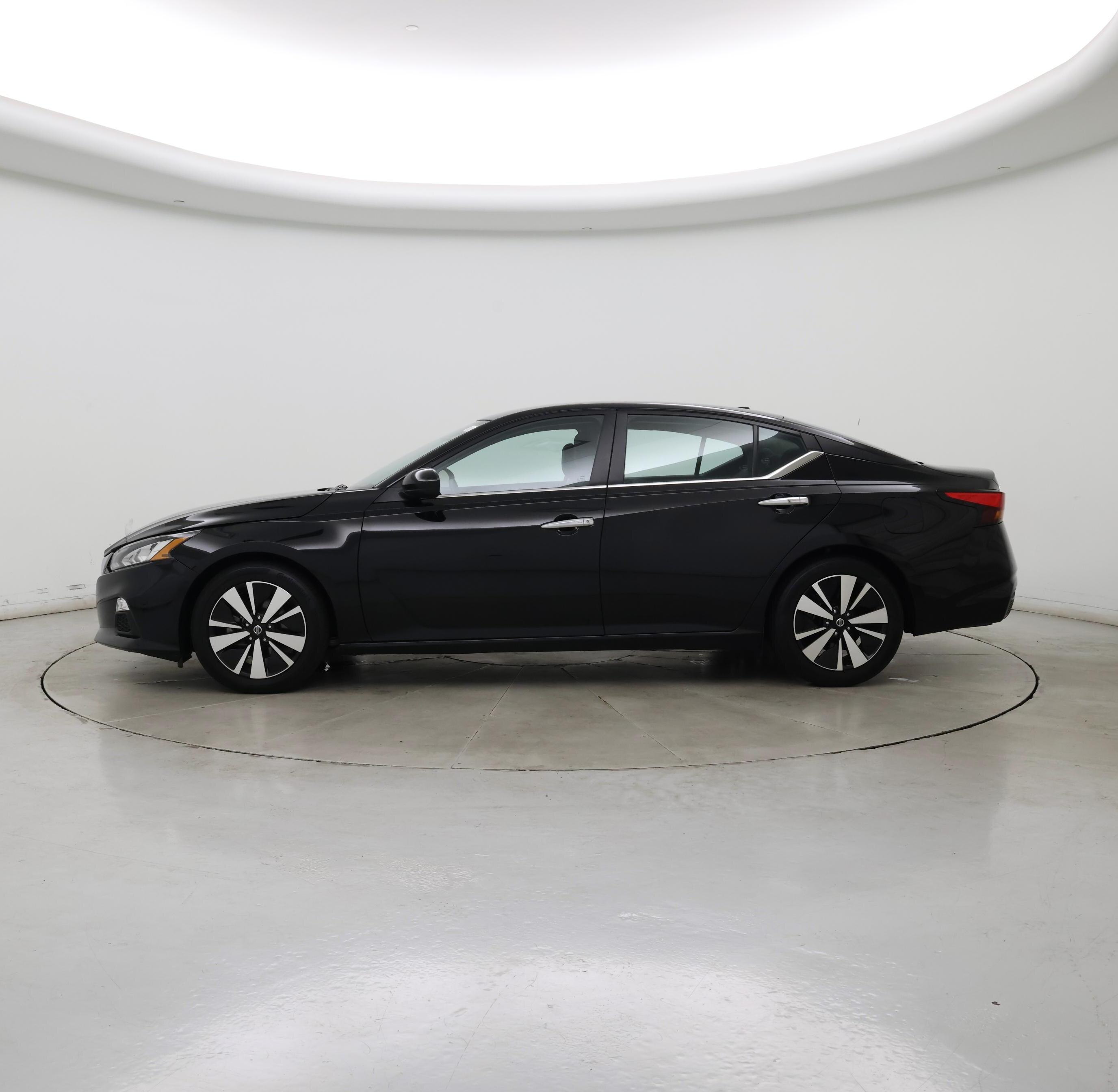 Thumbnail: 2022 Nissan Altima - 3