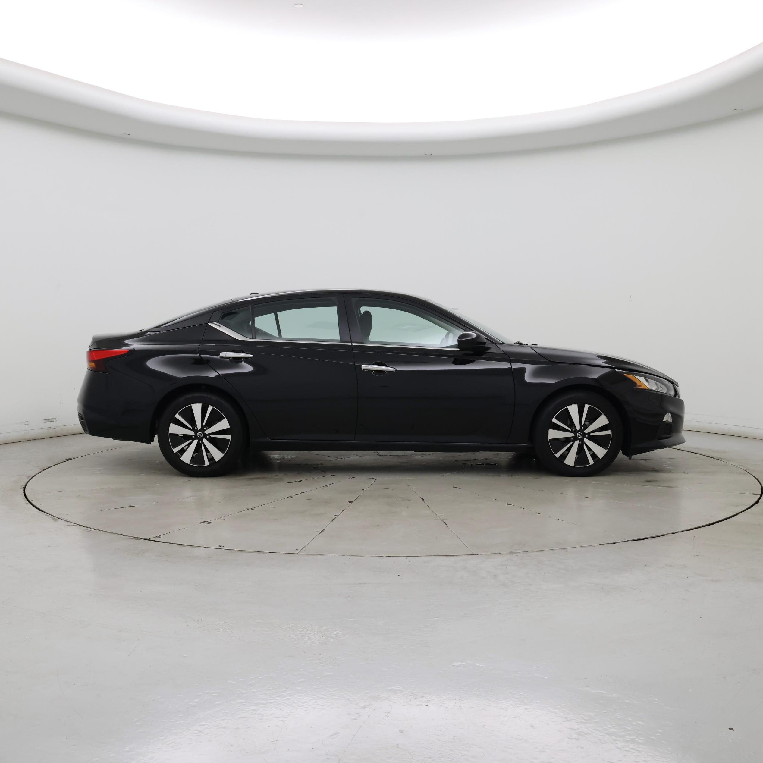 Thumbnail: 2022 Nissan Altima - 7
