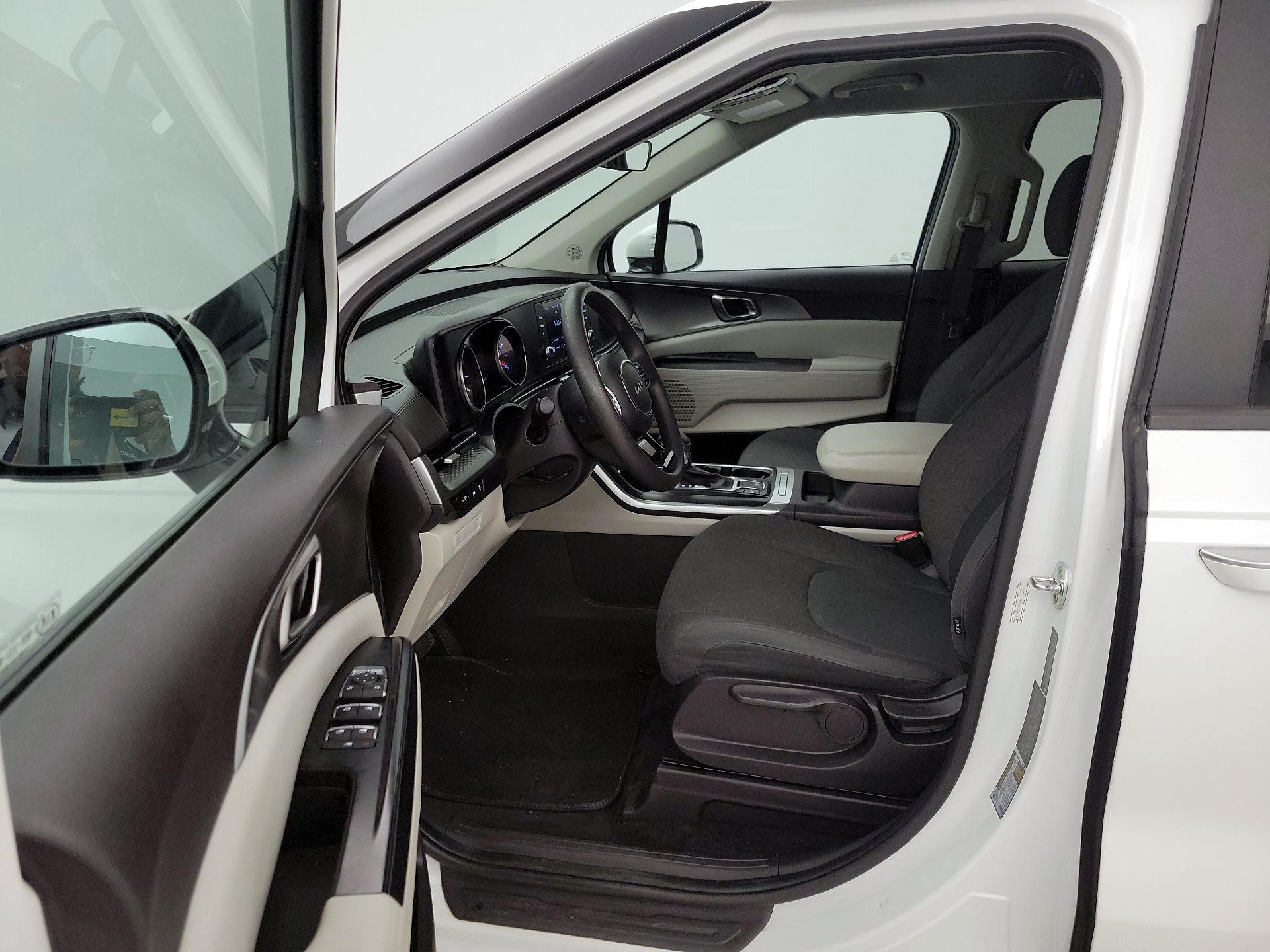 Thumbnail: 2022 Kia Carnival - 11