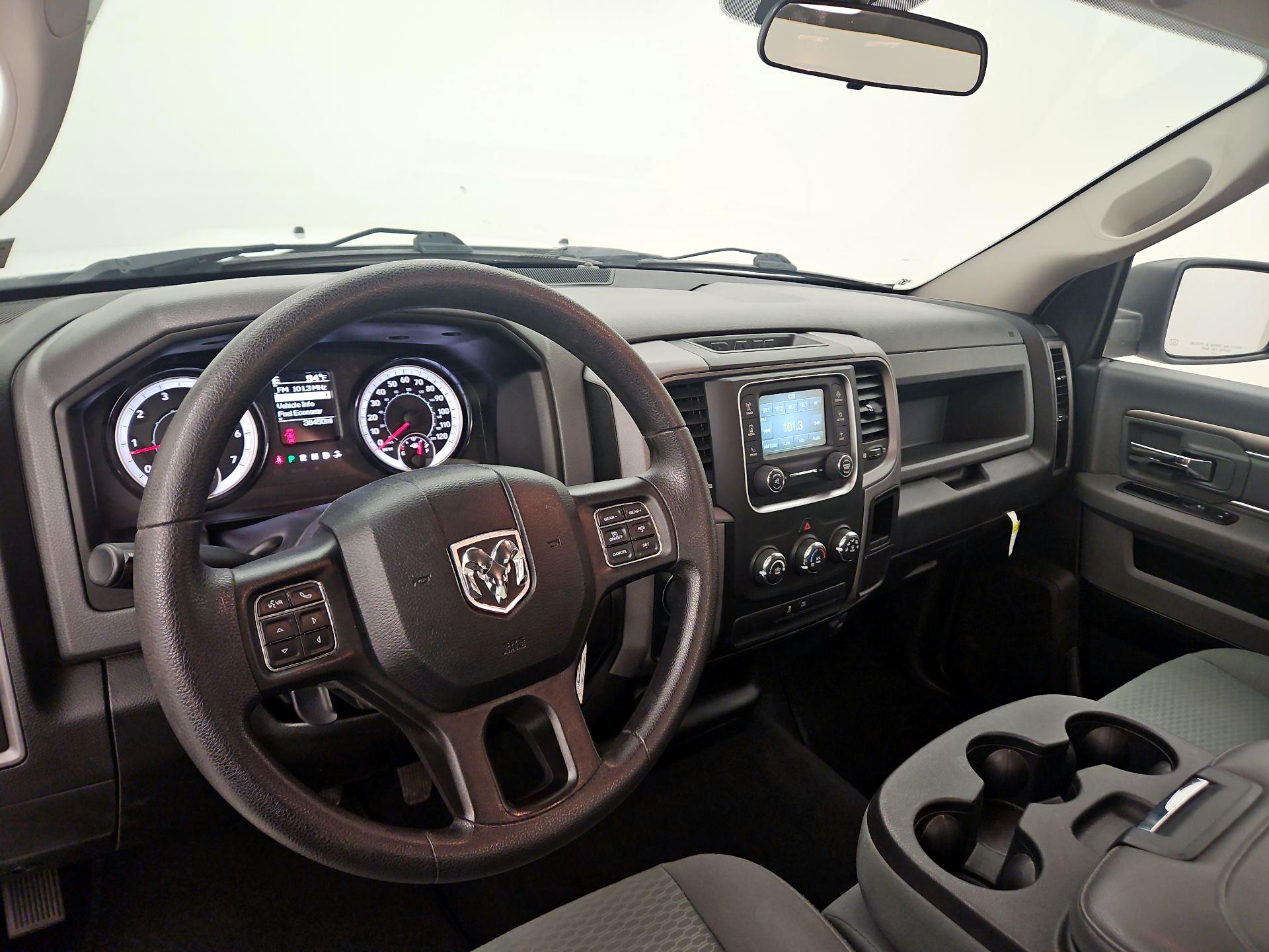 Thumbnail: 2020 RAM 1500 Classic - 9