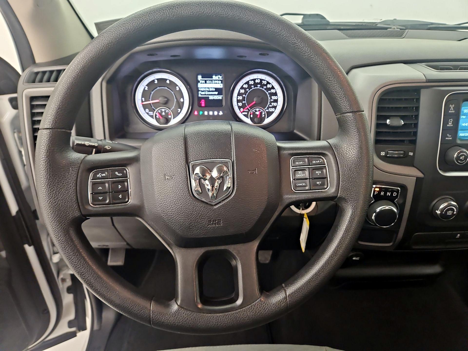 Thumbnail: 2020 RAM 1500 Classic - 10