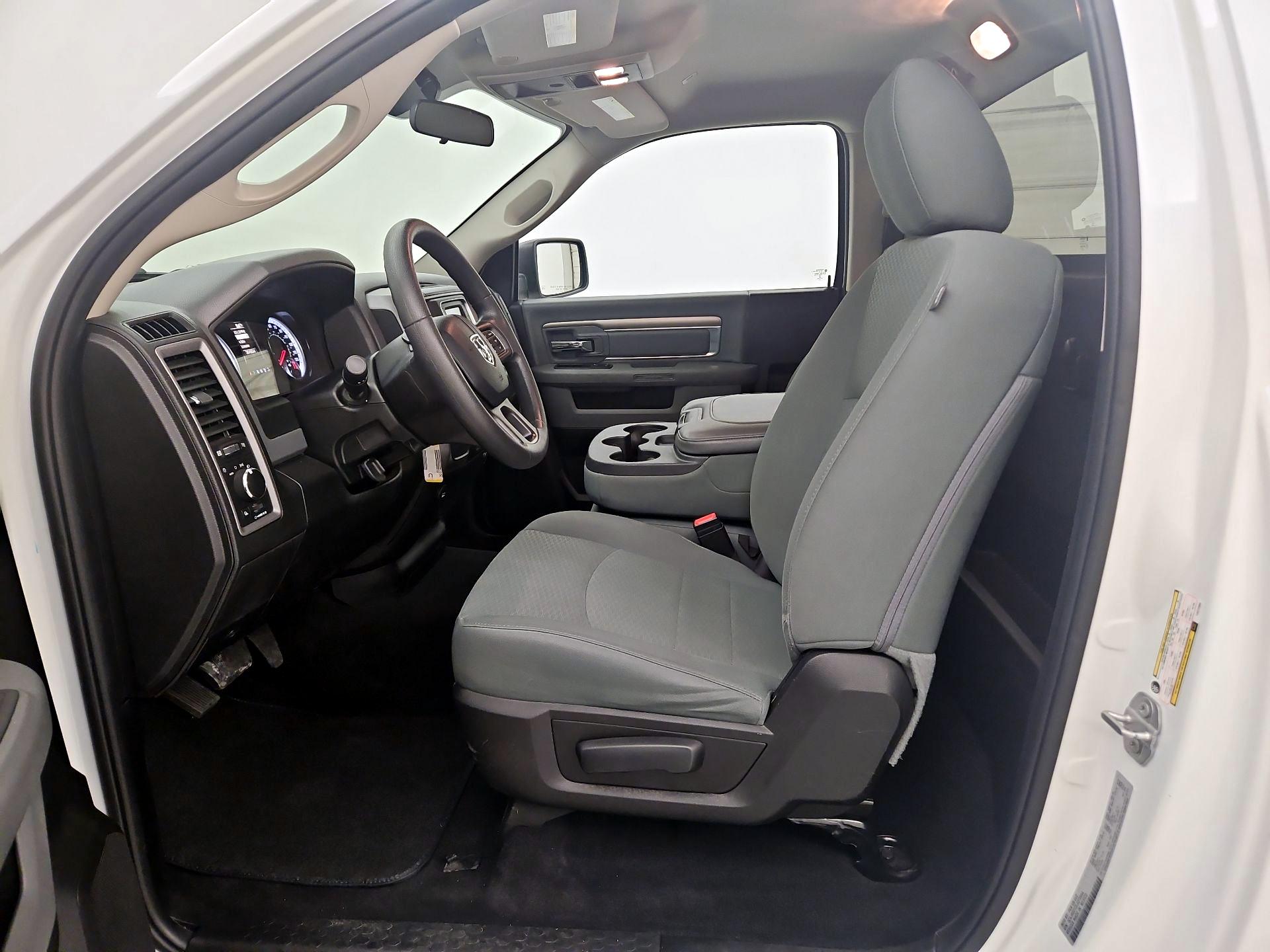 Thumbnail: 2020 RAM 1500 Classic - 11