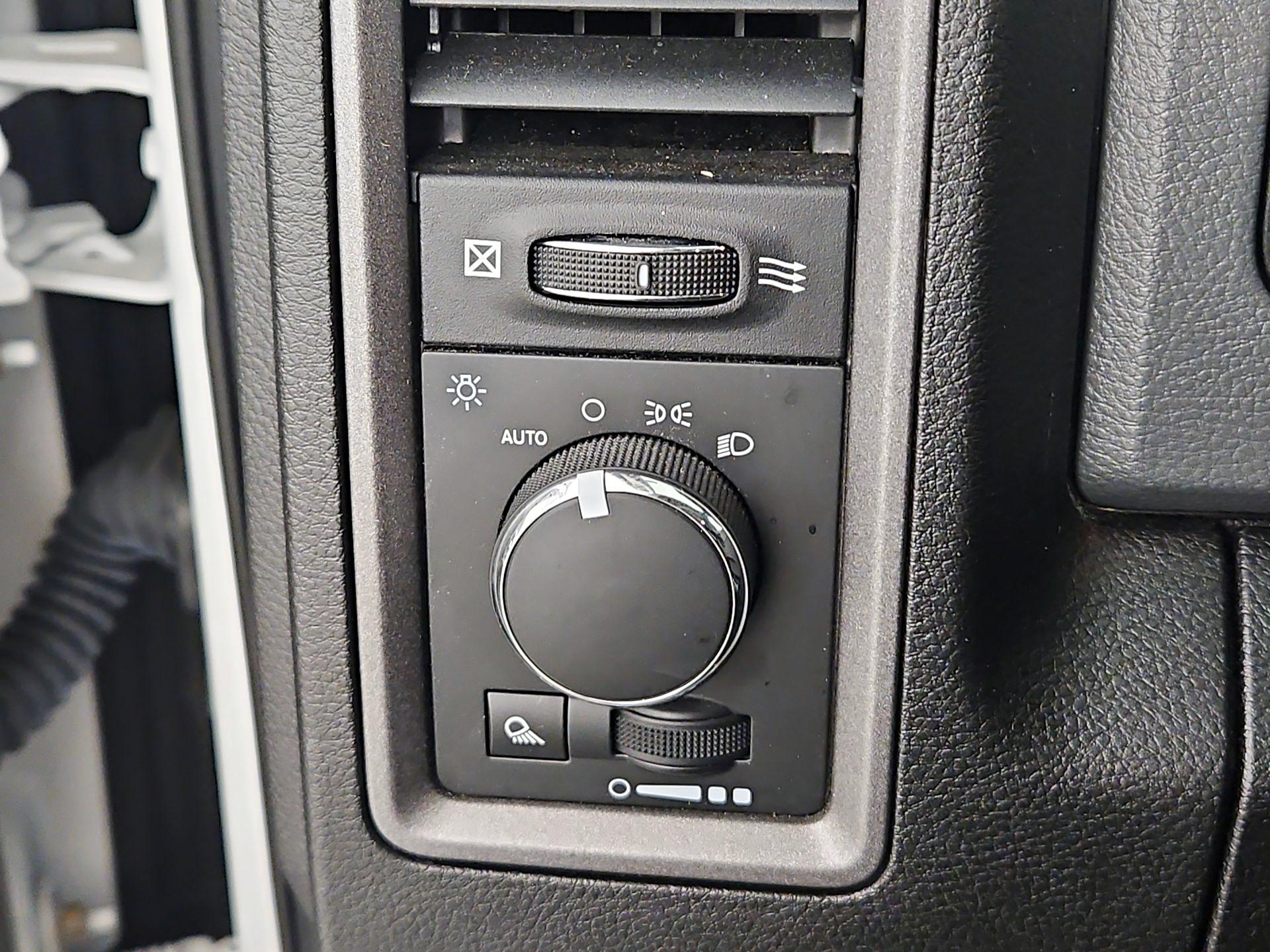 Thumbnail: 2020 RAM 1500 Classic - 13