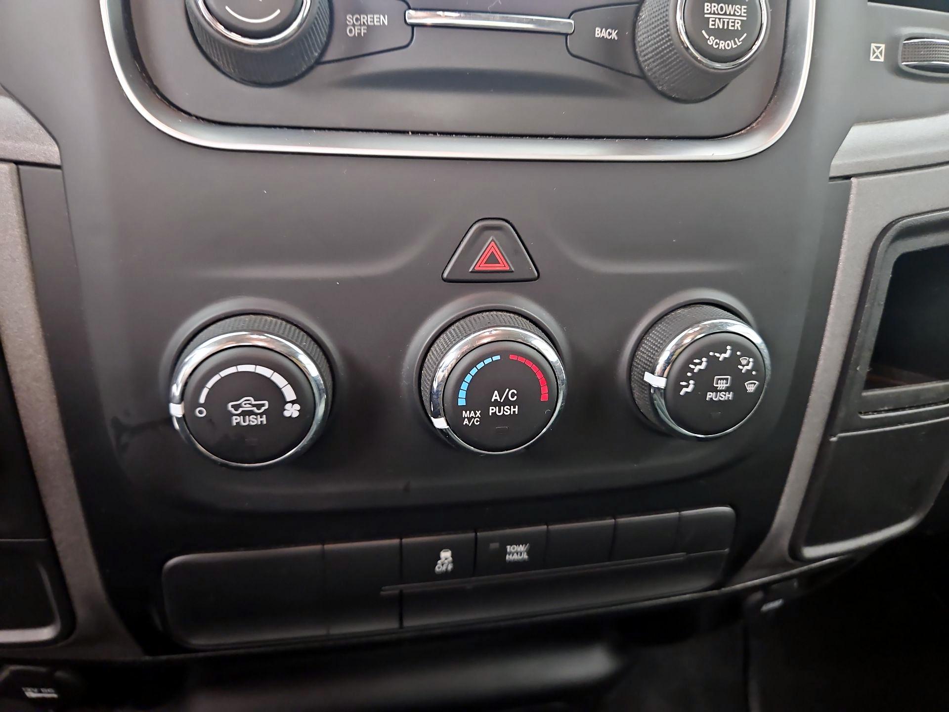 Thumbnail: 2020 RAM 1500 Classic - 16