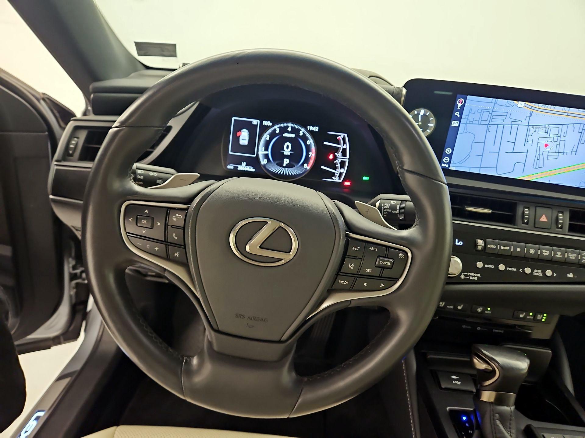 Thumbnail: 2022 Lexus ES - 10