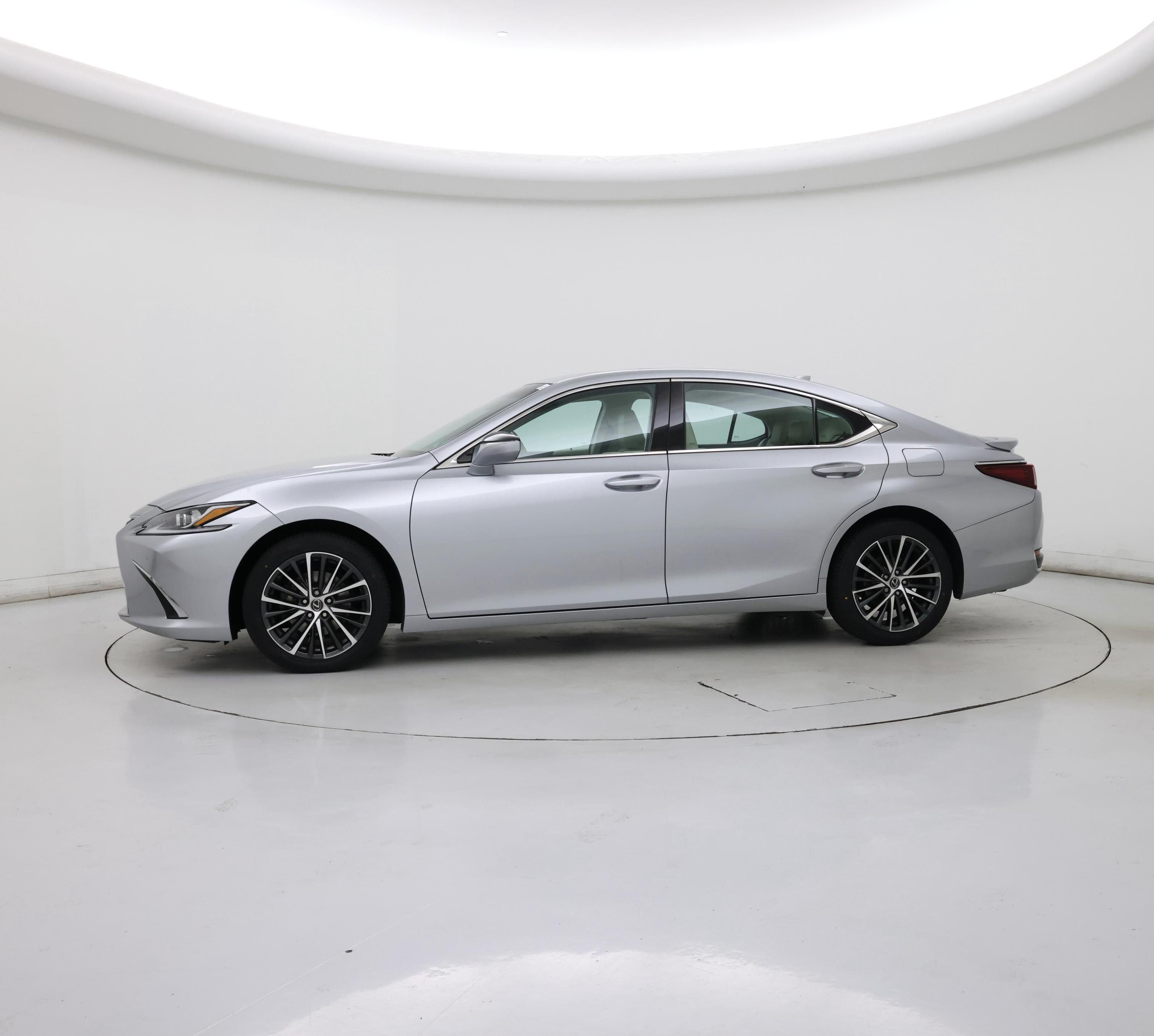 Thumbnail: 2022 Lexus ES - 3
