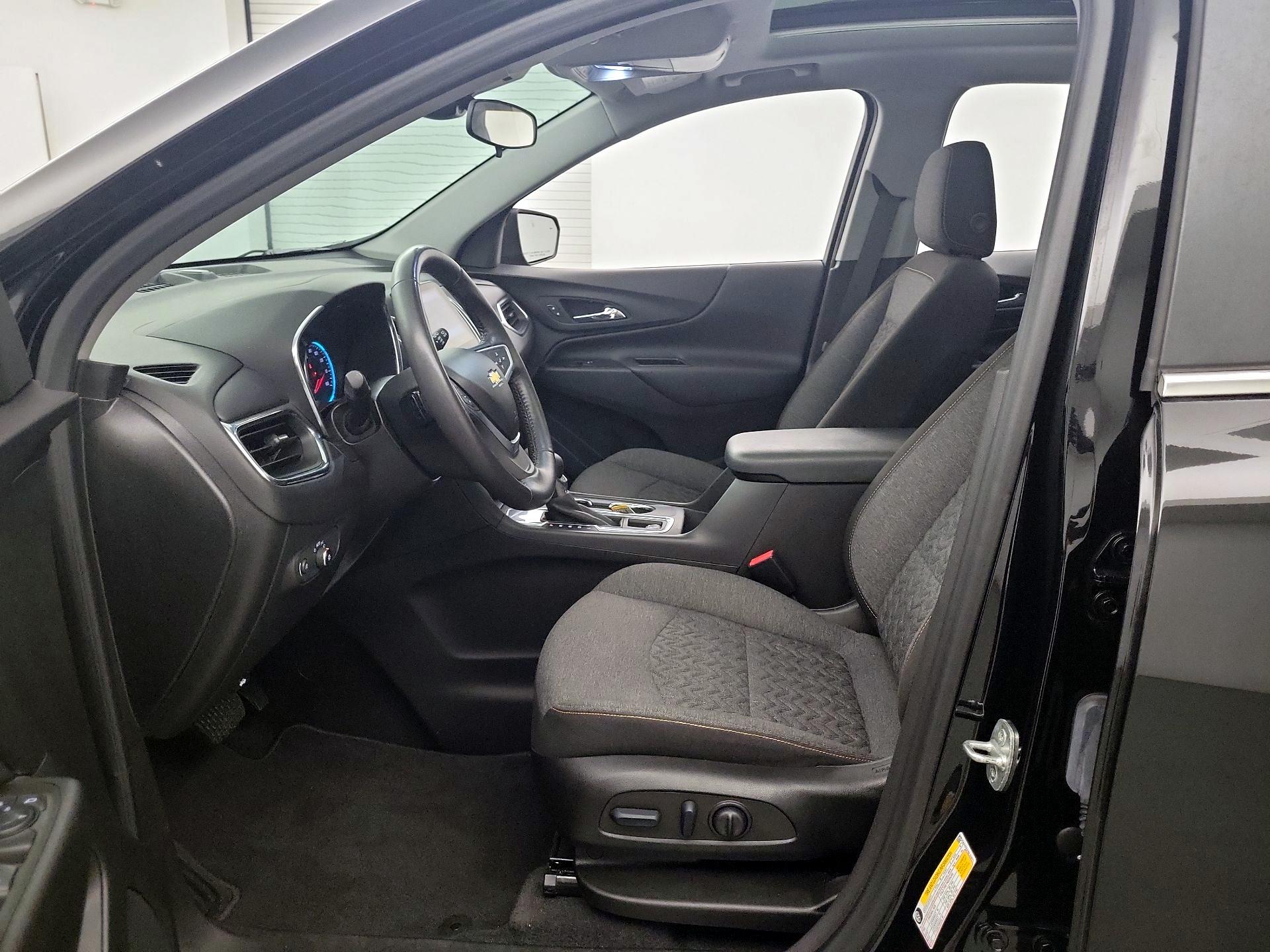 Thumbnail: 2022 Chevrolet Equinox - 9