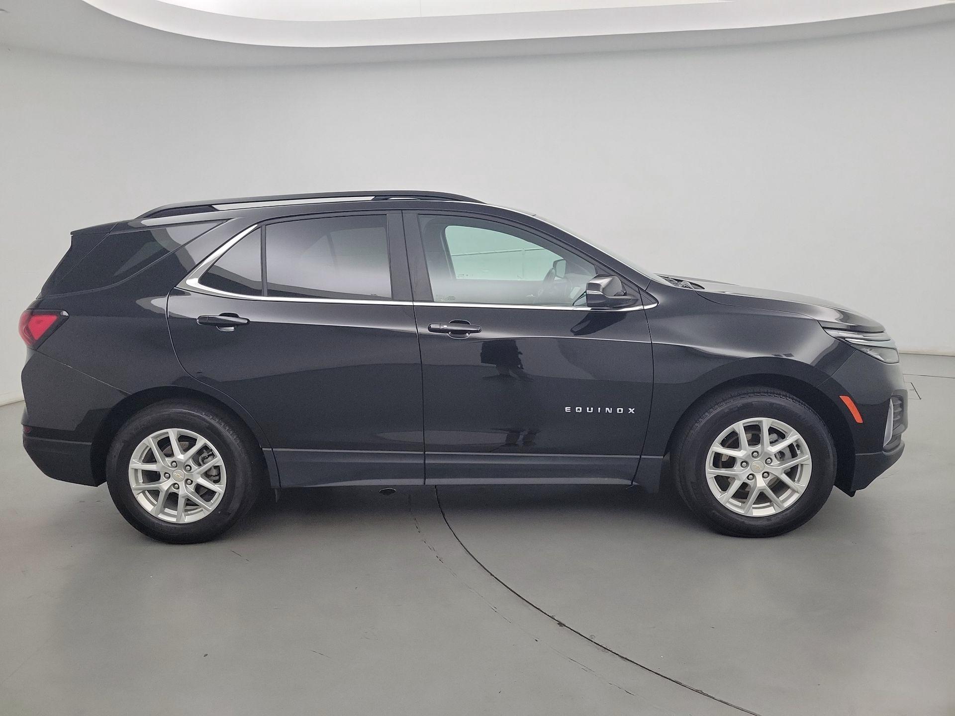 Thumbnail: 2022 Chevrolet Equinox - 4